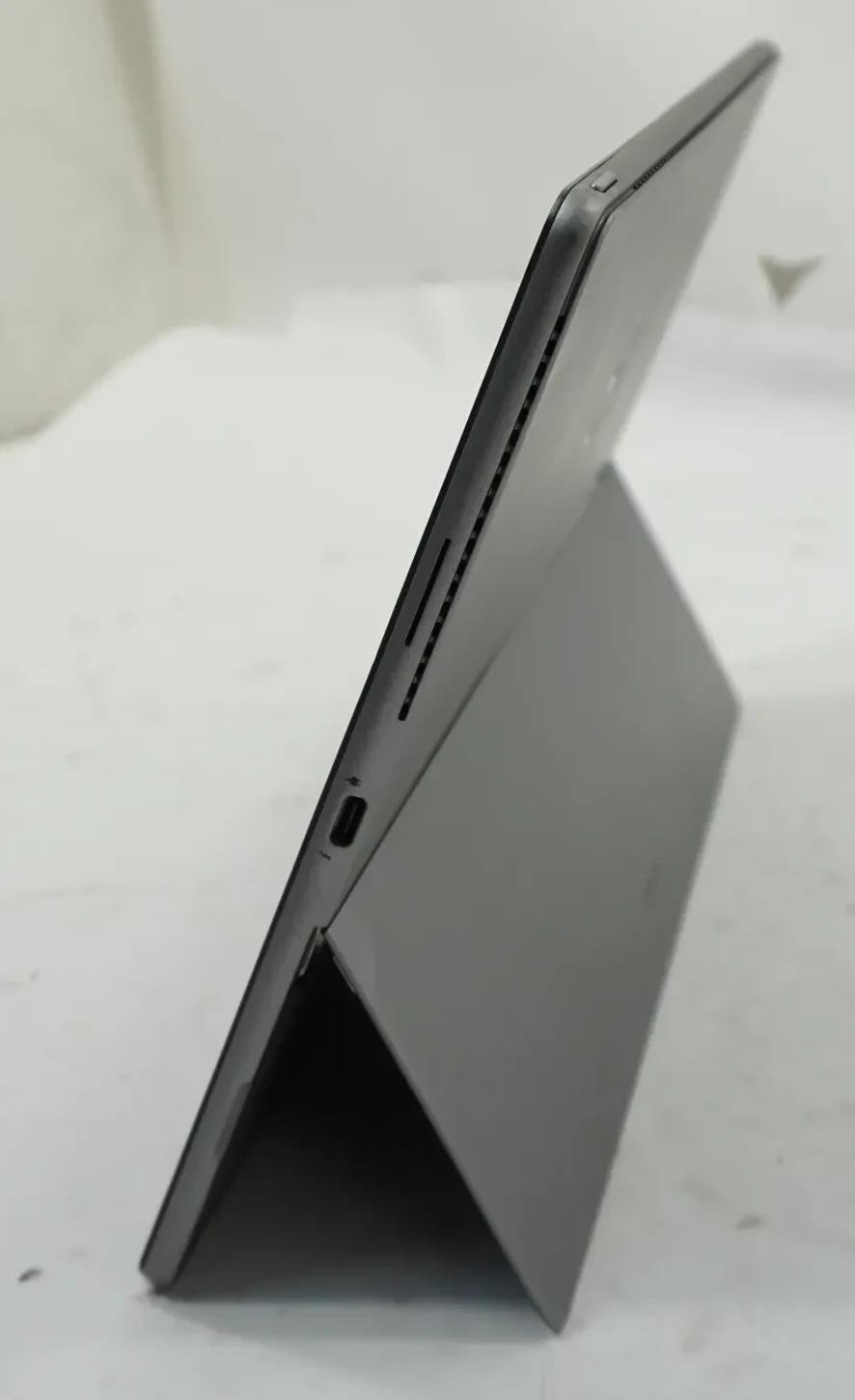 Dell Latitude 7320 Detachable Core i5-1140G7 1.1GHz 16GB 256GB – good working