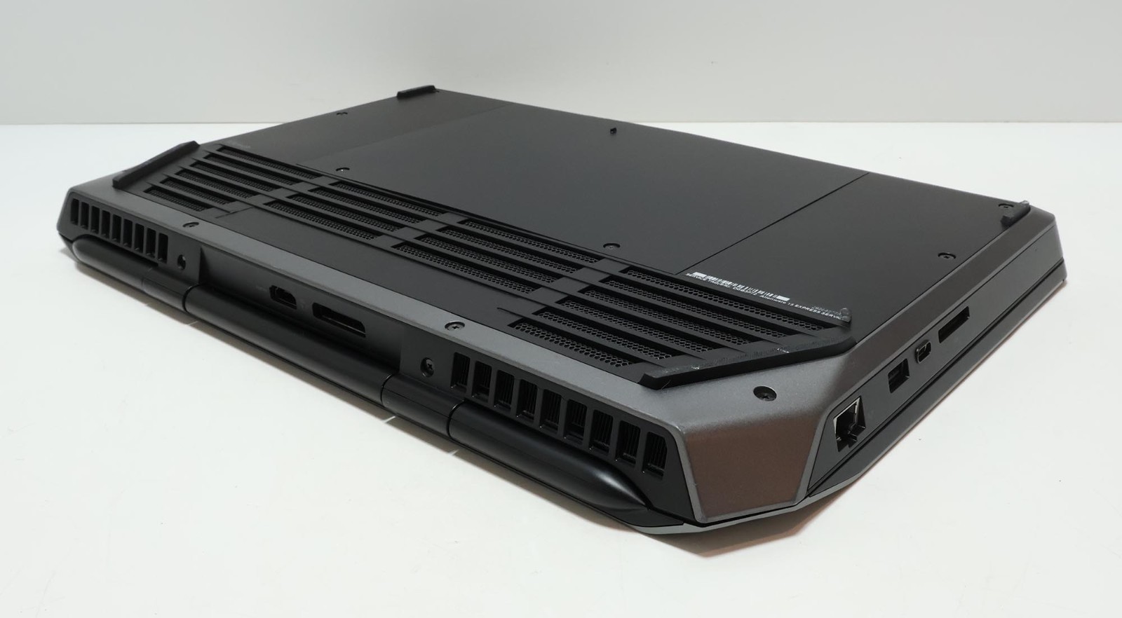 Dell Alienware 15 R2 Core i5-6300HQ 2.3GHz 8GB 128GB 1TB GTX 965M 15.4″