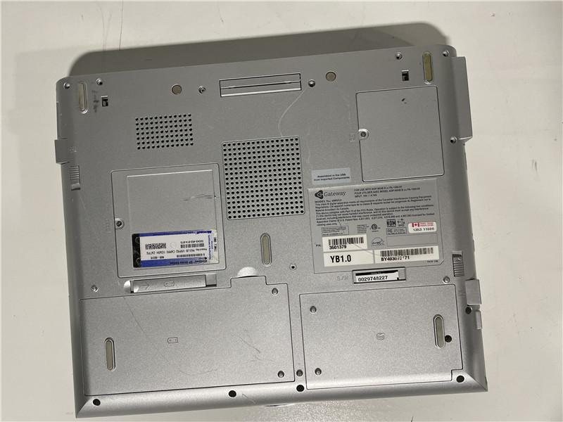 Gateway 600YG2 Laptop Pentium 4-M 512MB 30GB HDD Windows XP Pro Vintage