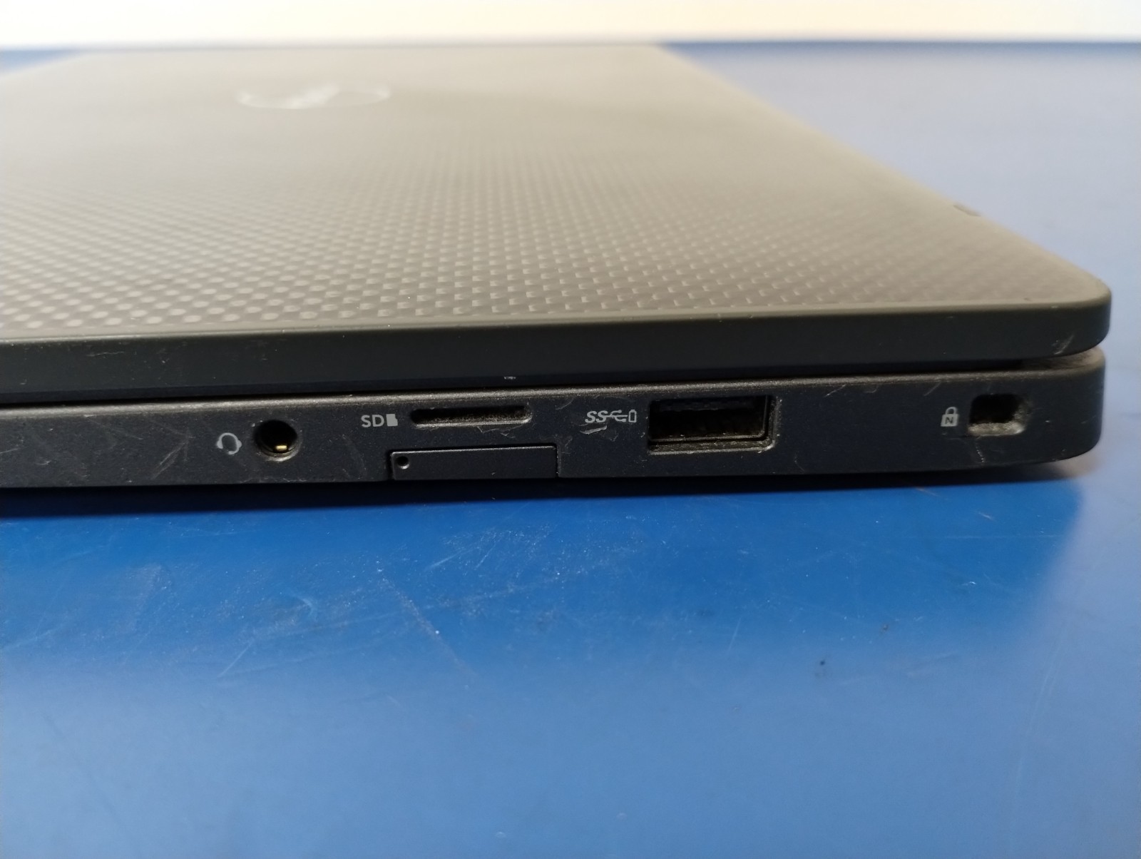 DELL LATITUDE 7400, Intel Core i7-8665U, 1.90 GHz, 20 GB RAM, 256 GB M.2