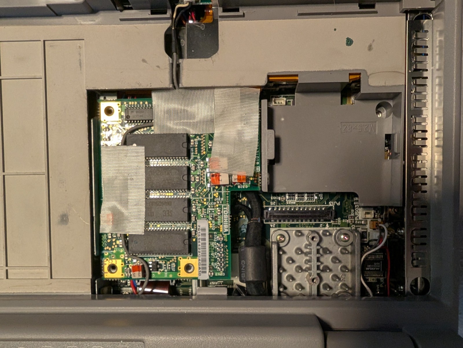 Toshiba 430CDT with docking station and extras – for repair