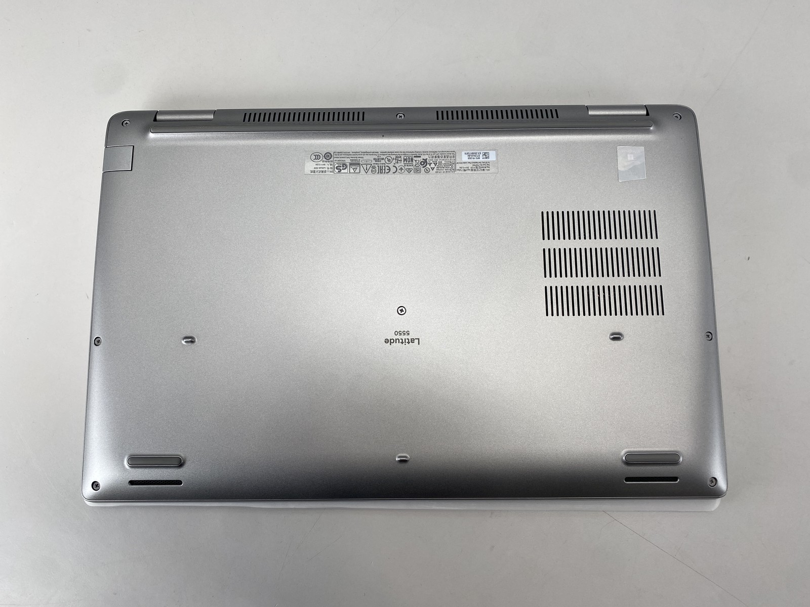 Dell Laptop Latitude 5550 15.6″ Intel Core Ultra 7 165U 512GB – Gray