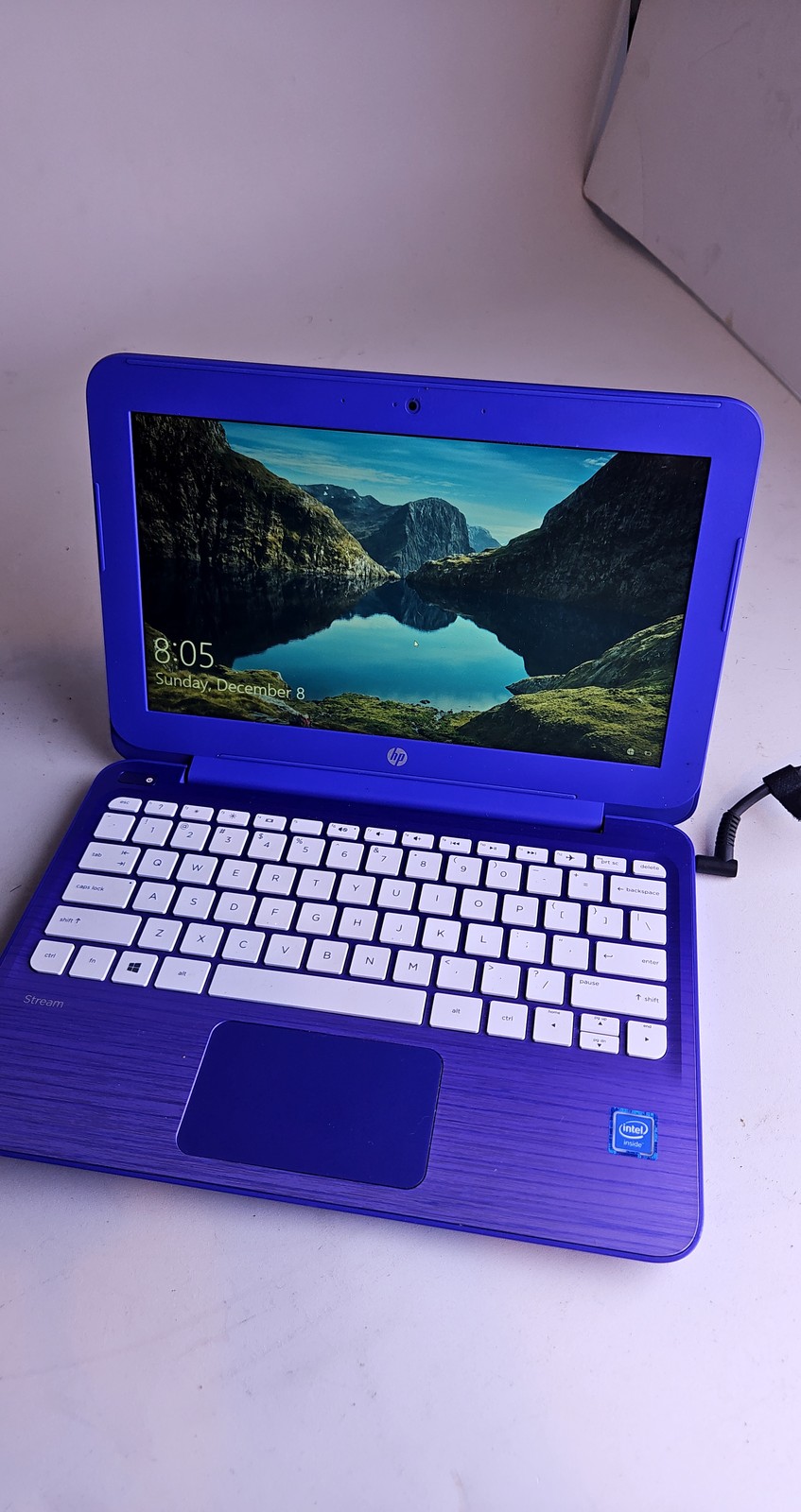 HP Stream 11-f015wm 11.6″ Laptop Celeron N3050 2GB RAM Windows 10 Blue w/