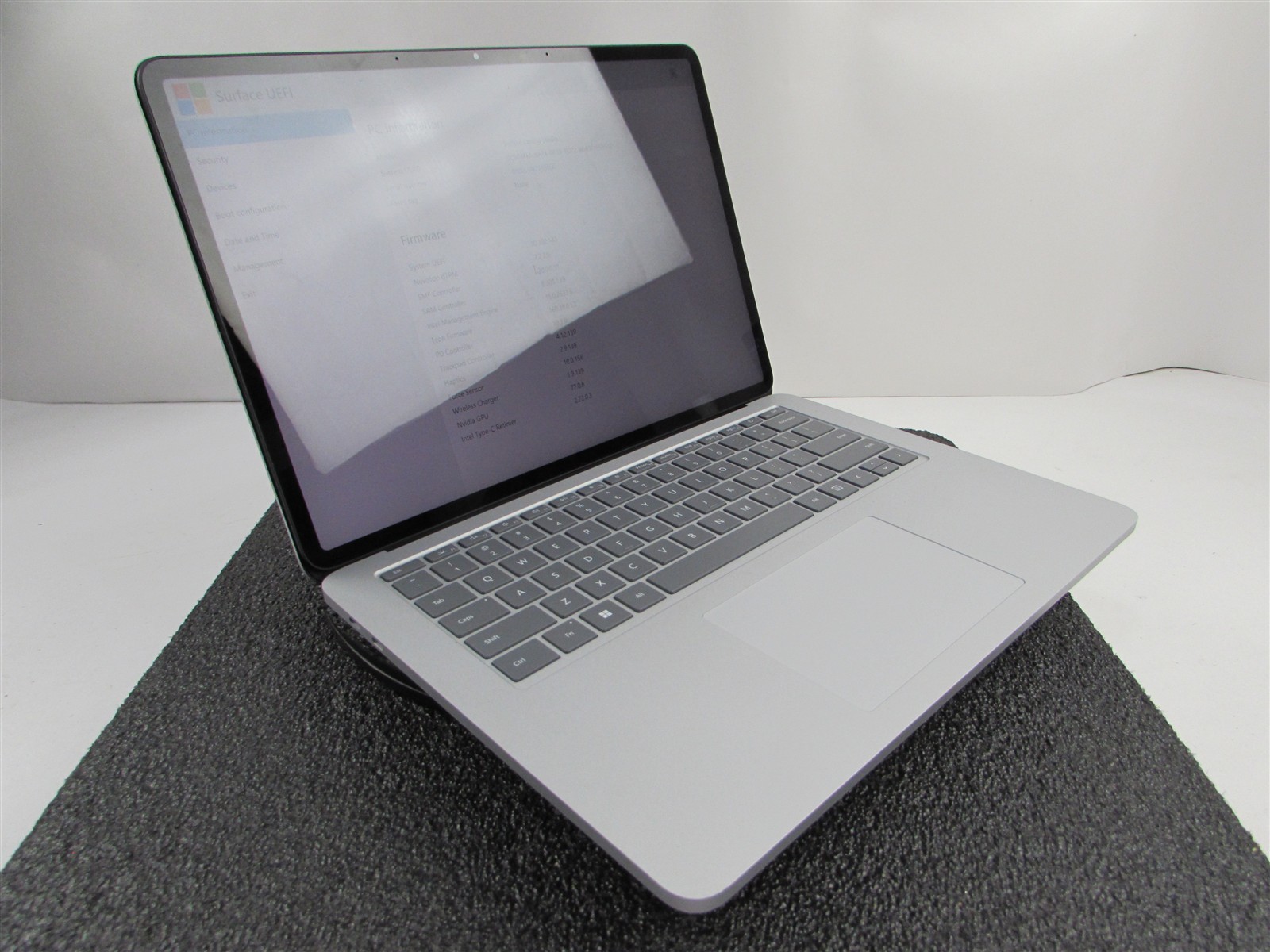 Microsoft Surface Laptop Studio 1964 i7-11370H 1TB SSD 32GB RTX A2000 *No A/C*