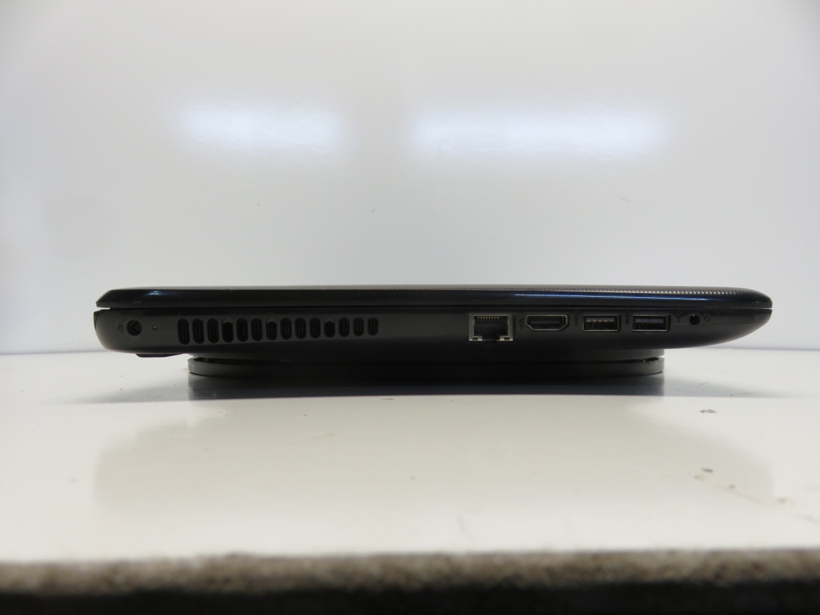 HP 15-BA079DX Laptop AMD A10-9600P Radeon R5 2400MHz 6 GB NO HDD No Batt