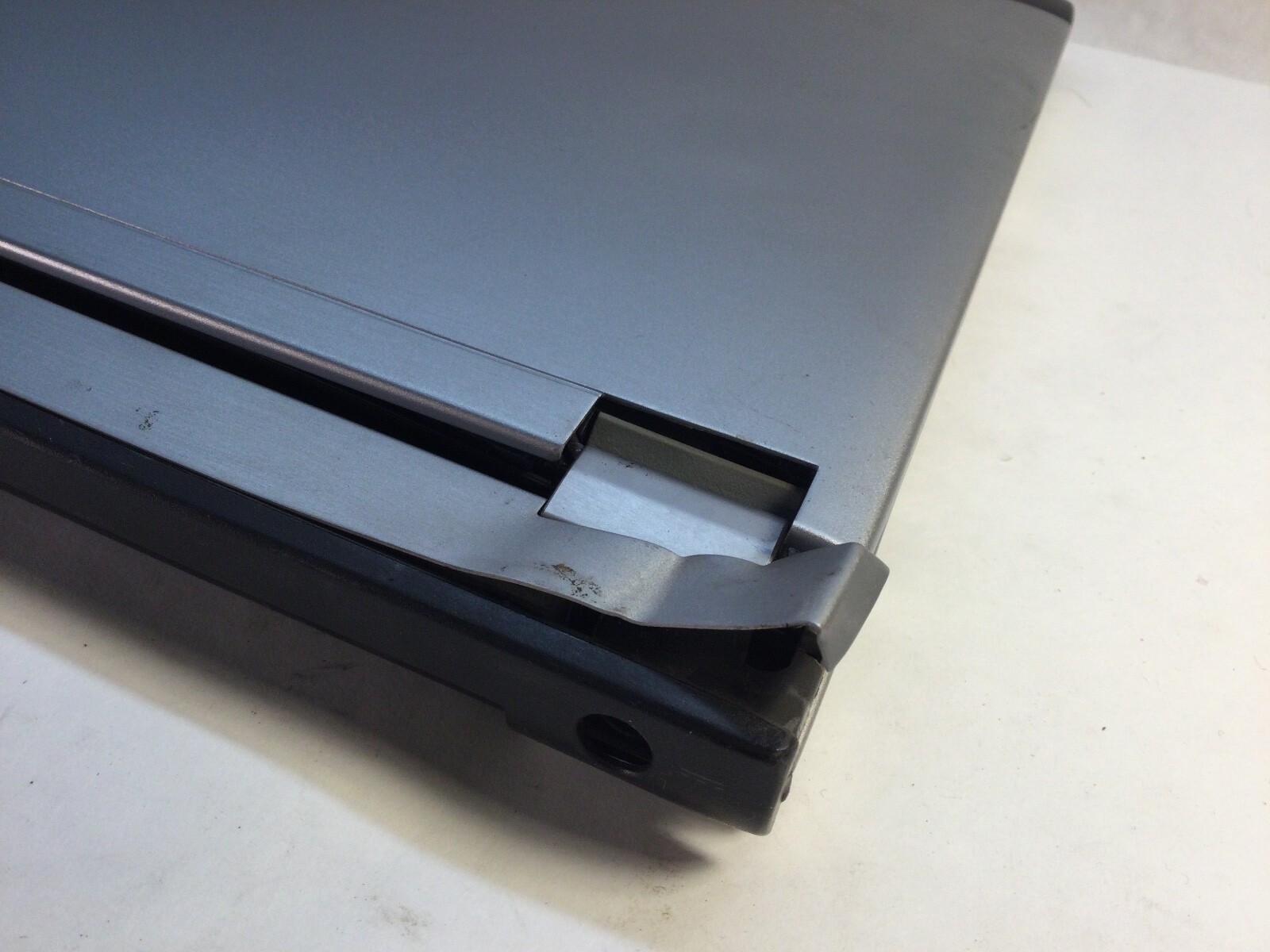 Dell Latitude 3330 13″ Laptop Intel Core i3-3217U – BOOTS TO BIOS- MZ