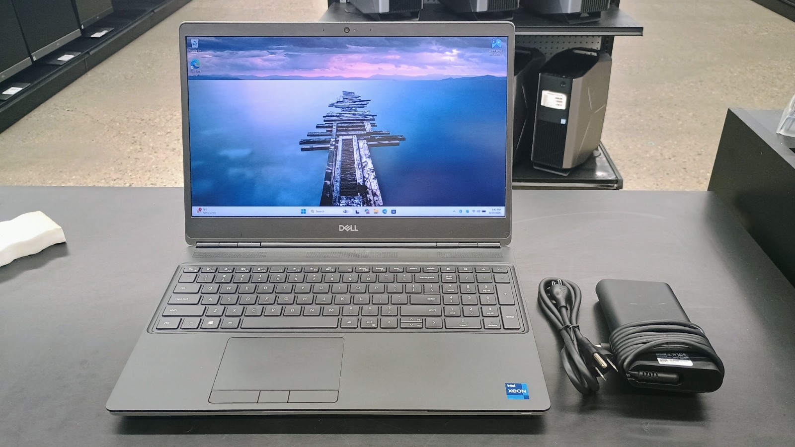 Dell Precision 7560 Xeon W-11955M 2.6Ghz – 64GB – 1TB – RTX A4000 15.6″ – Read