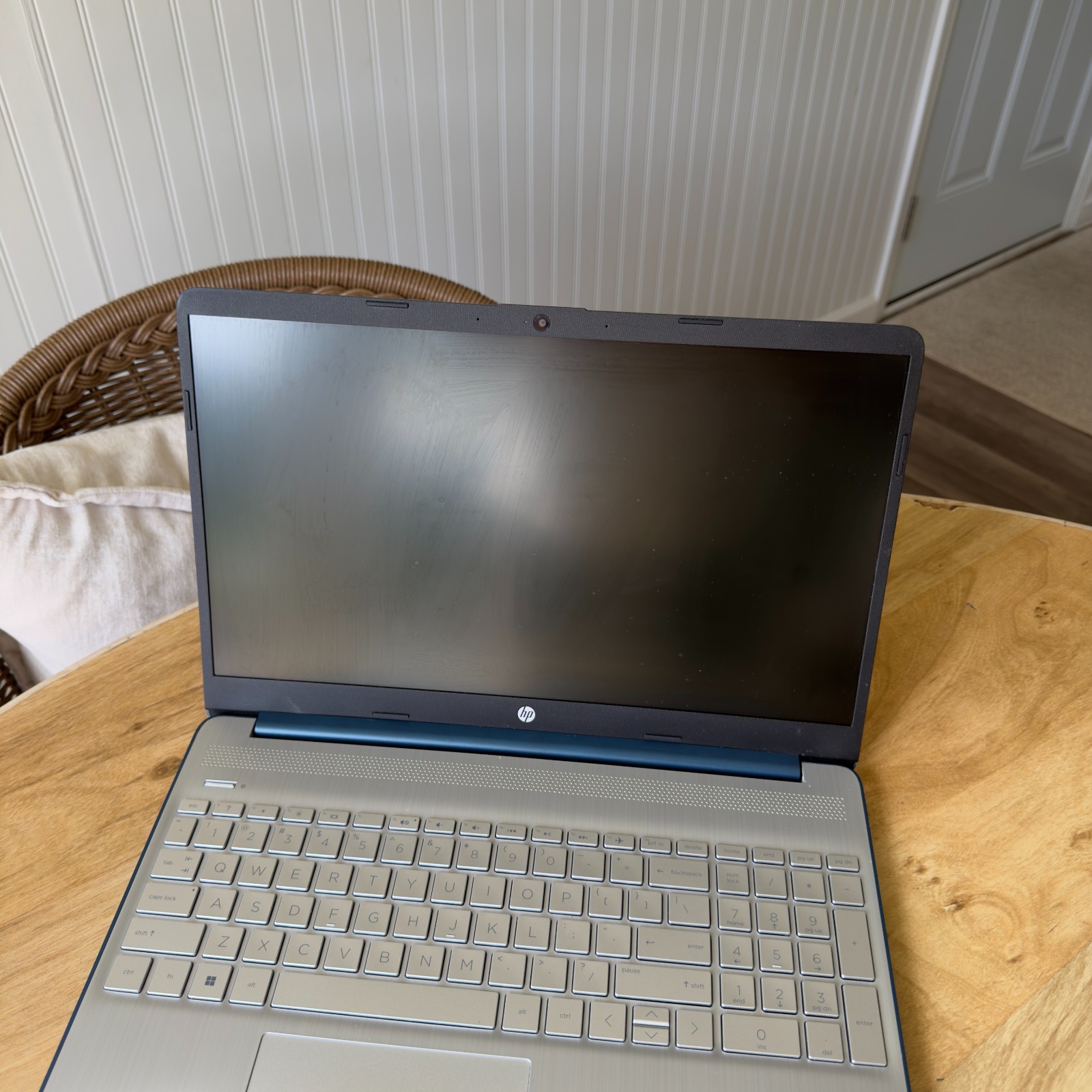 HP Laptop 15-ef2126wm – Ryzen 5 5500U 2.1GHz 8GB RAM 256GB SSD w Charger