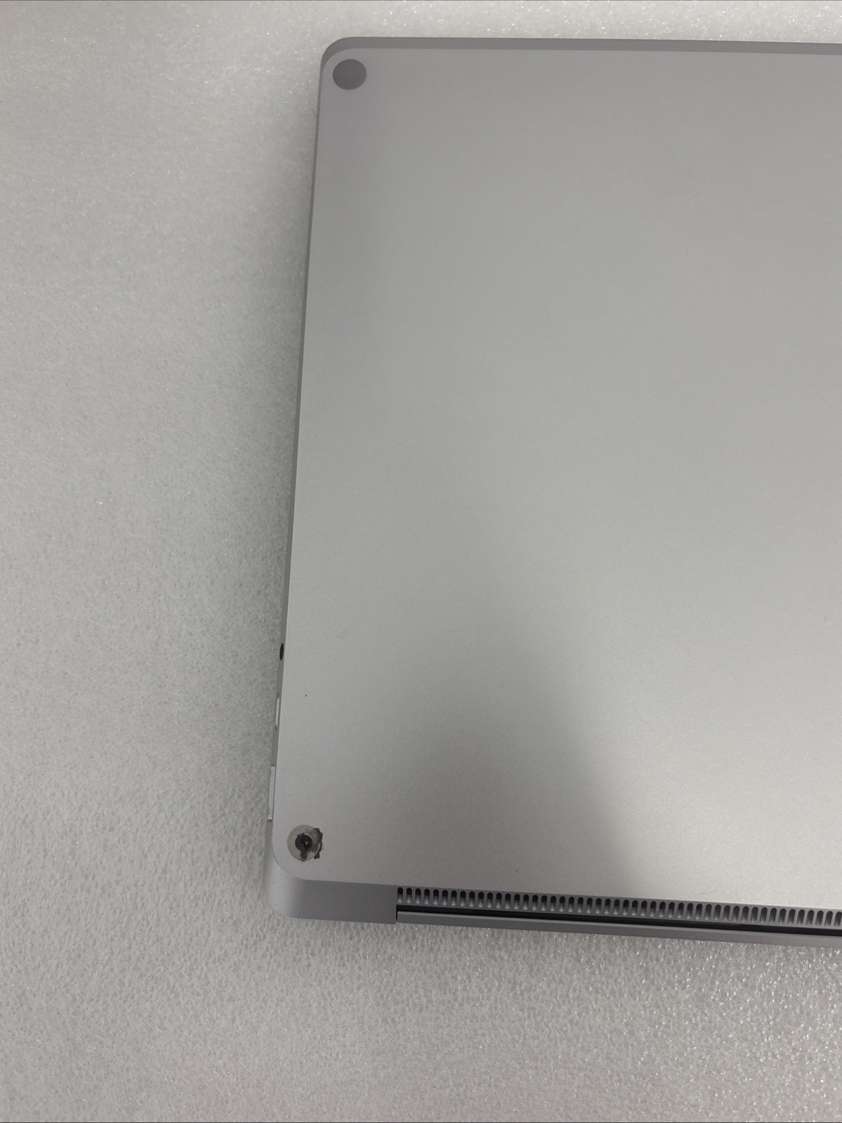 Microsoft Surface Laptop 4 13.5″ (256GB SSD, AMD Ryzen 5, 16GB) Platinum *Read*
