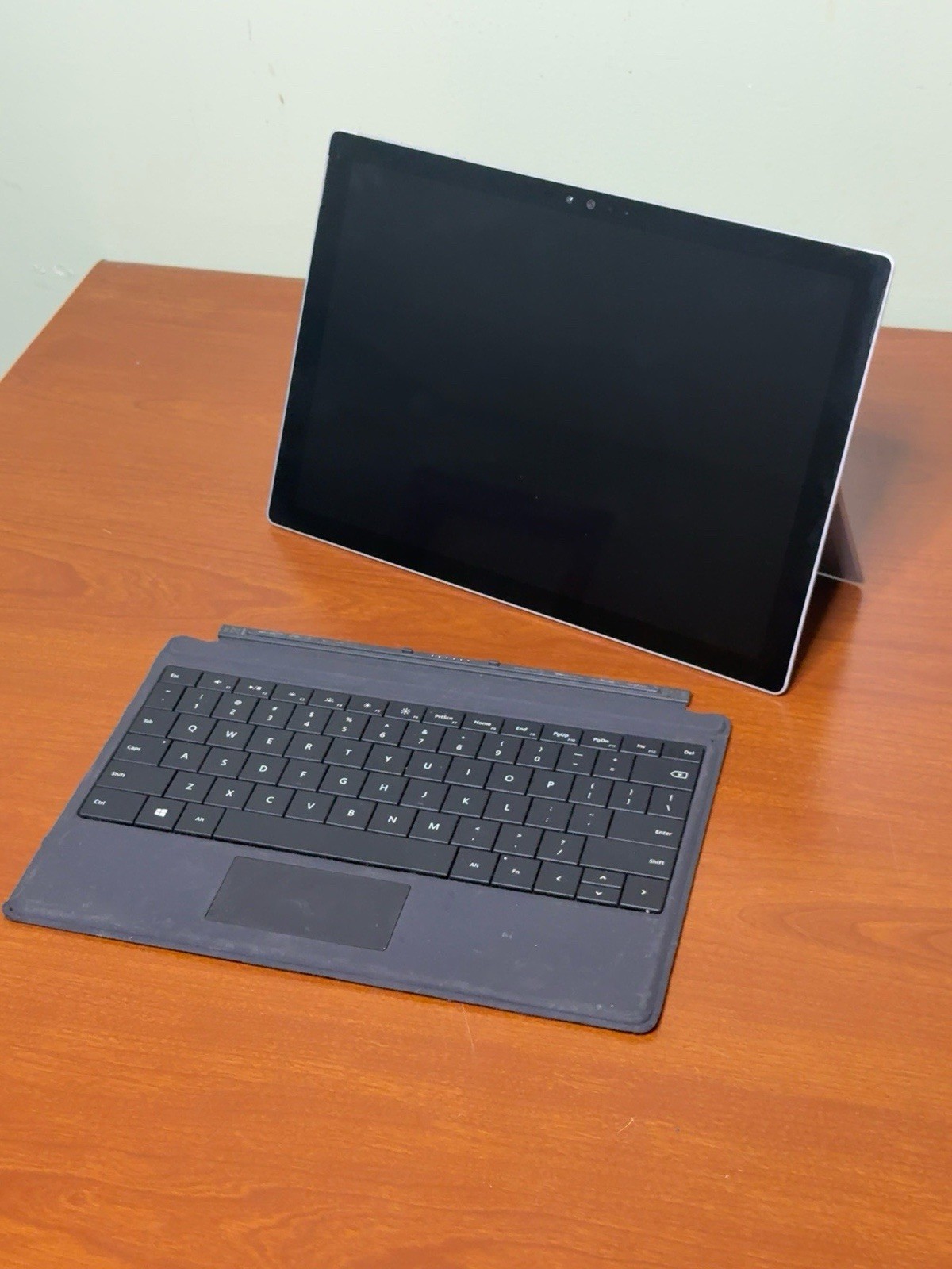 Microsoft Surface Pro 4 1724 i5 4GB 128GB Win10 Pro w/ Type Cove