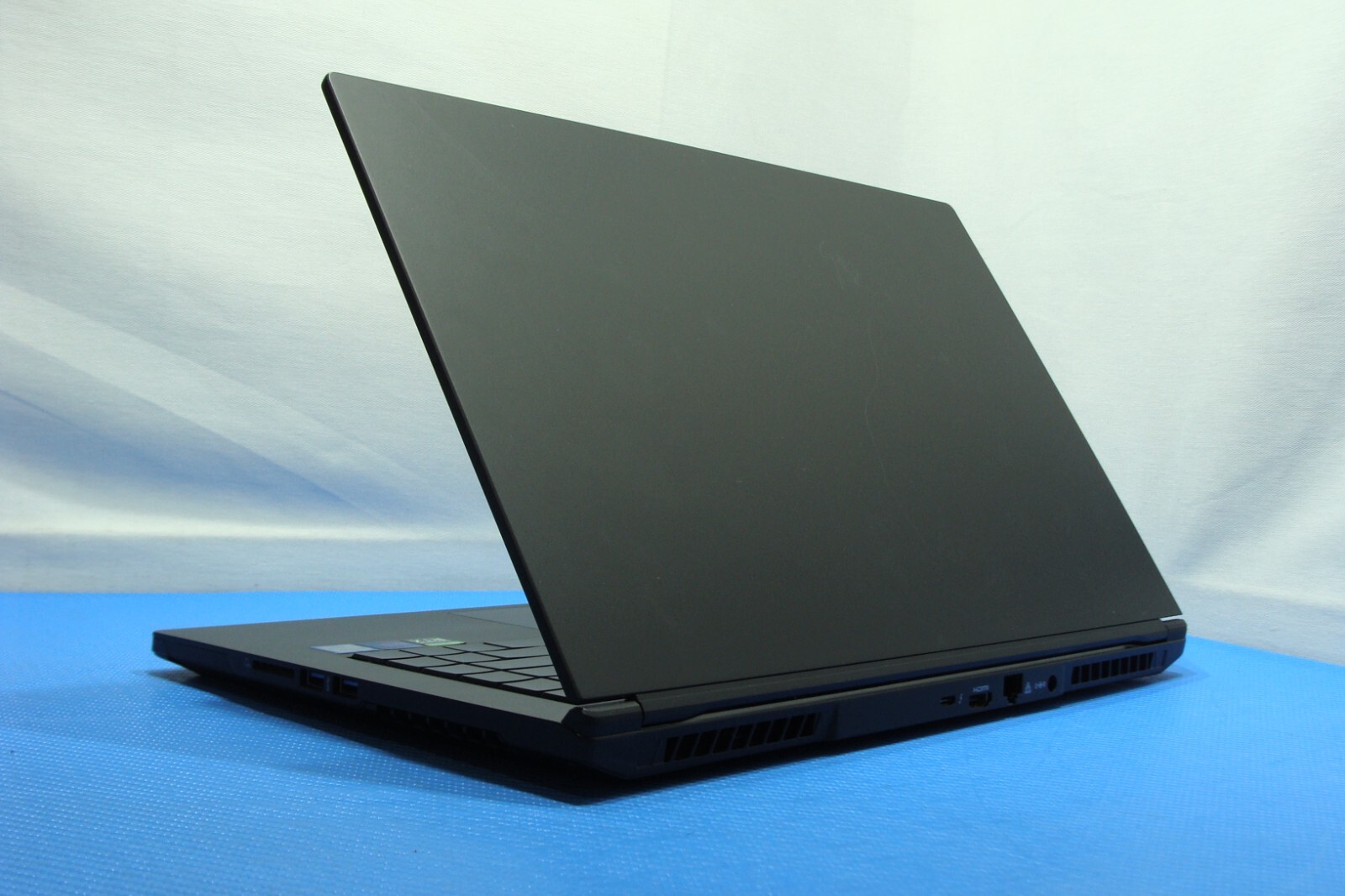 CyberPowerPC C Series 15.6″FHD 143hz Core i7-9750H 2.6GHz 16GB 1TB RTX 2070 8GB