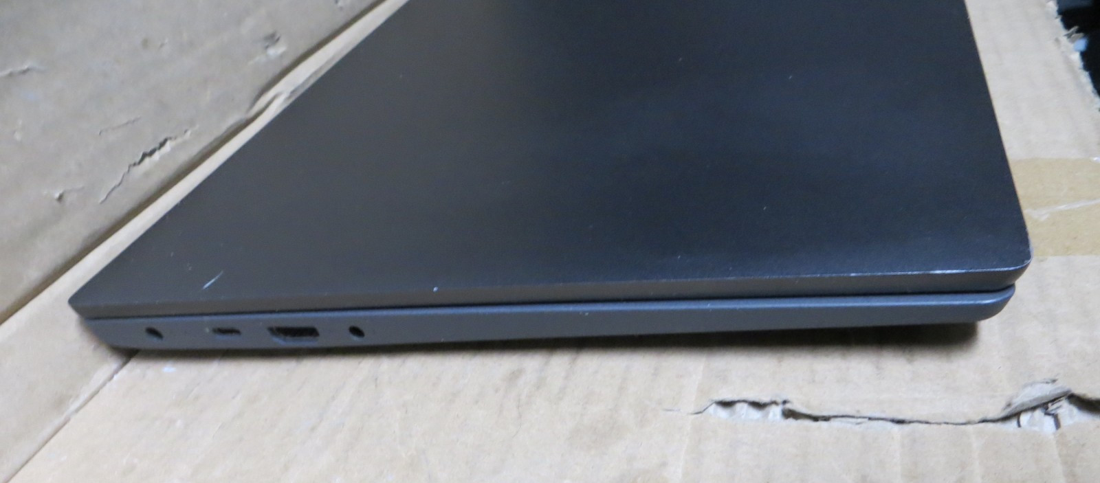 Lenovo IdeaPad 5 15IIL05 15.6in i5-1035G1 8GB for Parts or Repair
