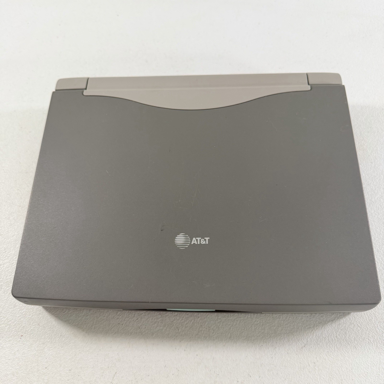 Vintage Retro AT&T Safari 3151 Laptop Computer POWERS ON NO BOOT DEVICE READ