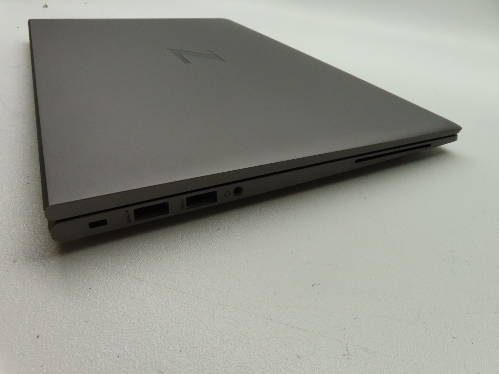 HP ZBook Firefly 14 G8 14″ Intel Core i5-1145G7 2.6GHz 16GB RAM 256GB SSD