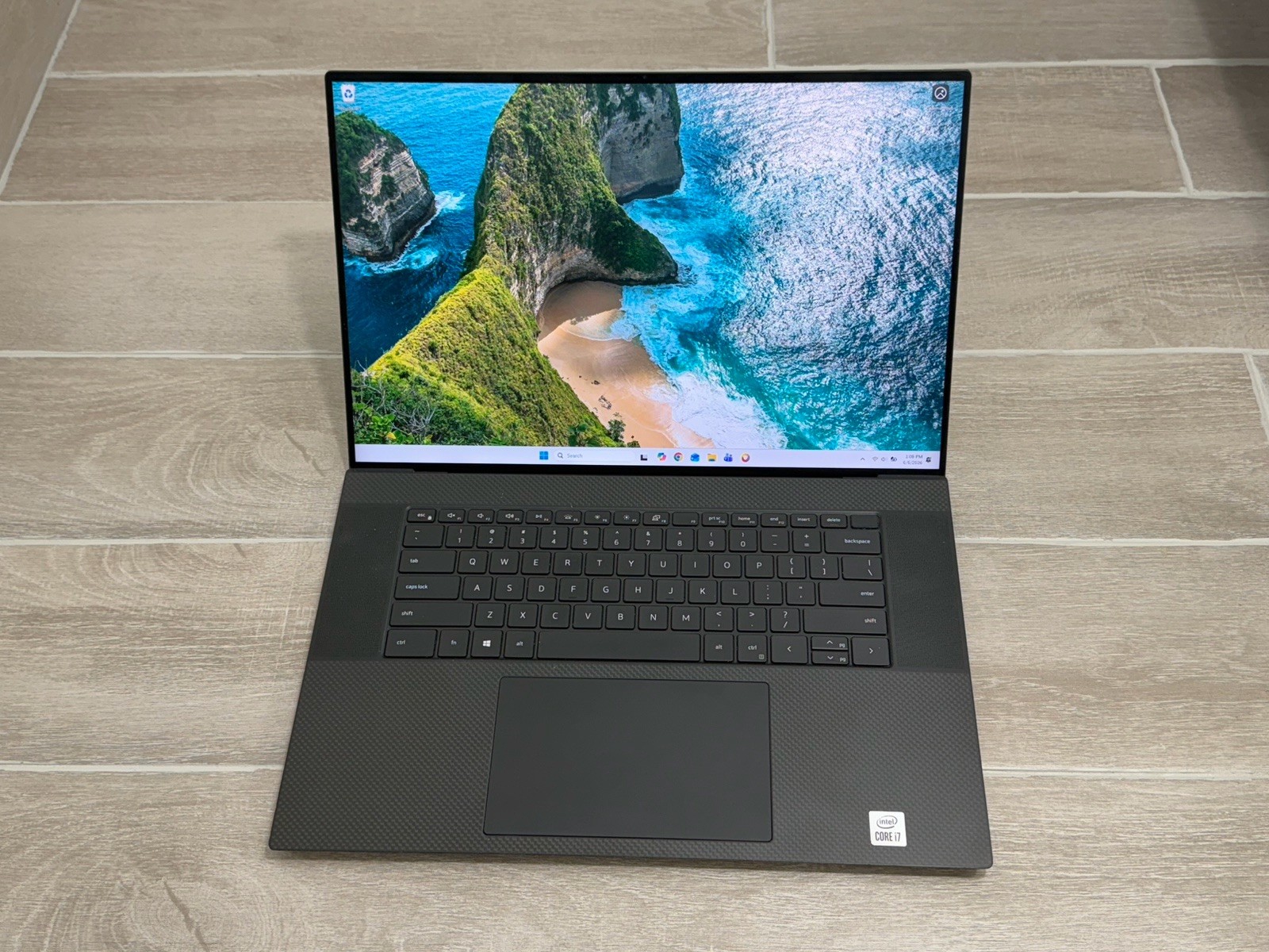 Dell XPS 17 9700 Touch Laptop Core i7-10875H GeForce RTX 2060 16GB RAM 1TB SSD