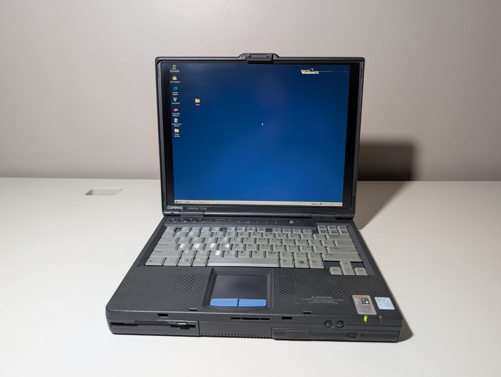 15″ Compaq Armada | Pentium III 512MB 80GB HDD | Win 98 + XP Vintage 1999 Beauty