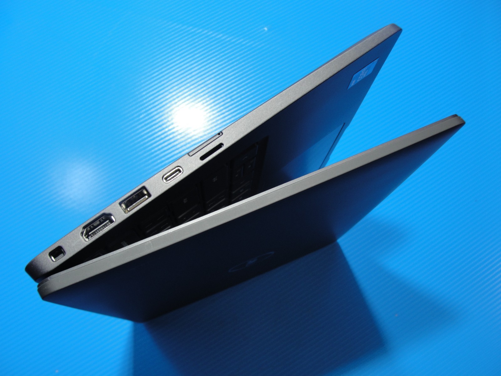 Dell Latitude 7420 Touch 14″FHD i7-11th Gen vPRO 3.0GHz 32GB RAM 256GB SSD+PA