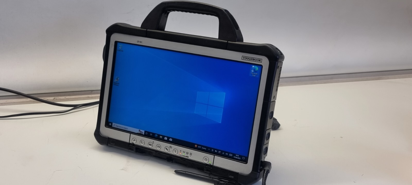 PANASONIC TOUGHBOOK CF-D1 MK3 i5-6300U 2.40GHZ 8GB 1TB SSD TAB TOUGHPAD -GRADE B