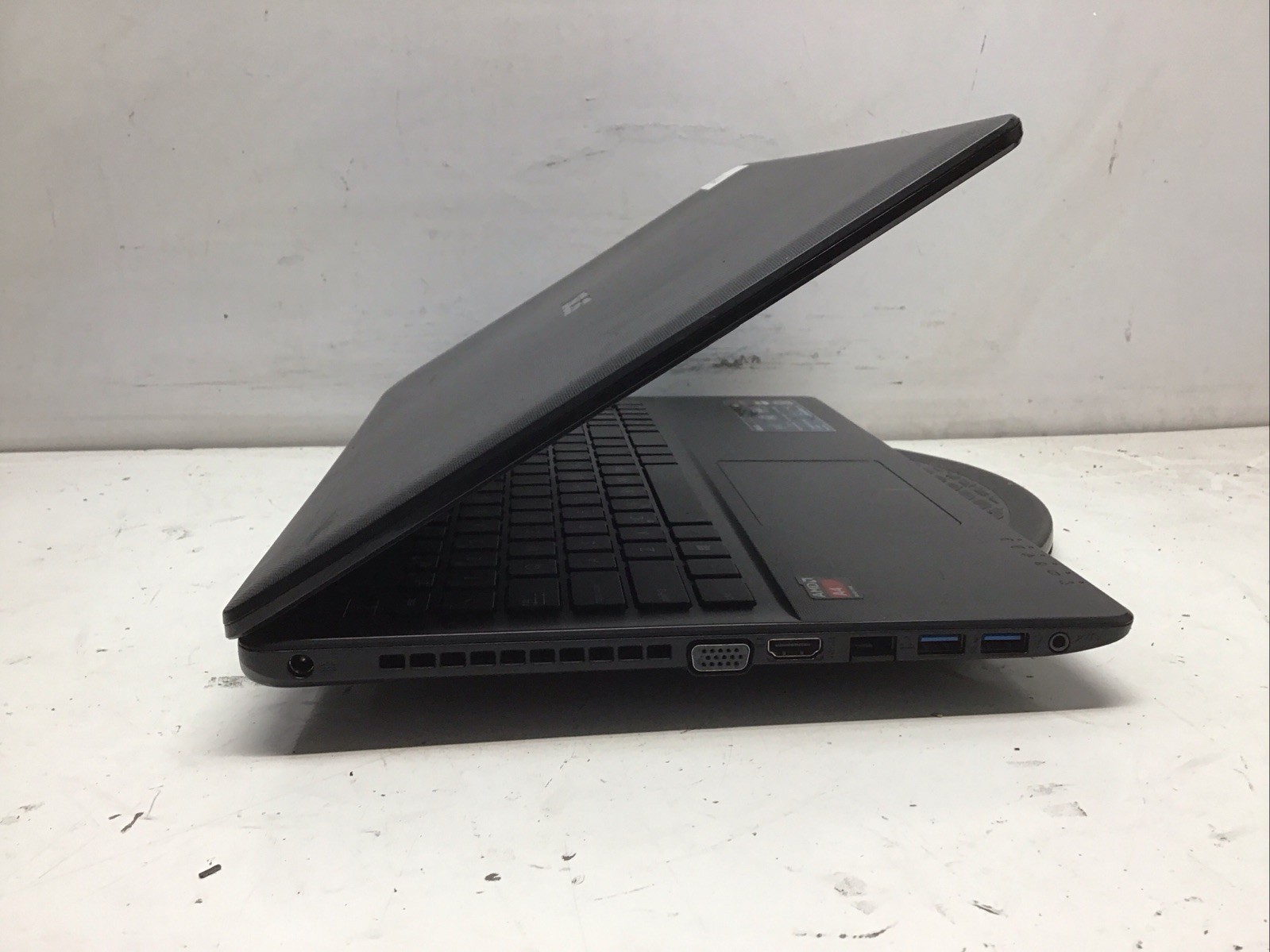 Asus X552EA-DH42 AMD A4-5000 Quad Core 1.5GHz No RAM NO HDD No Batt