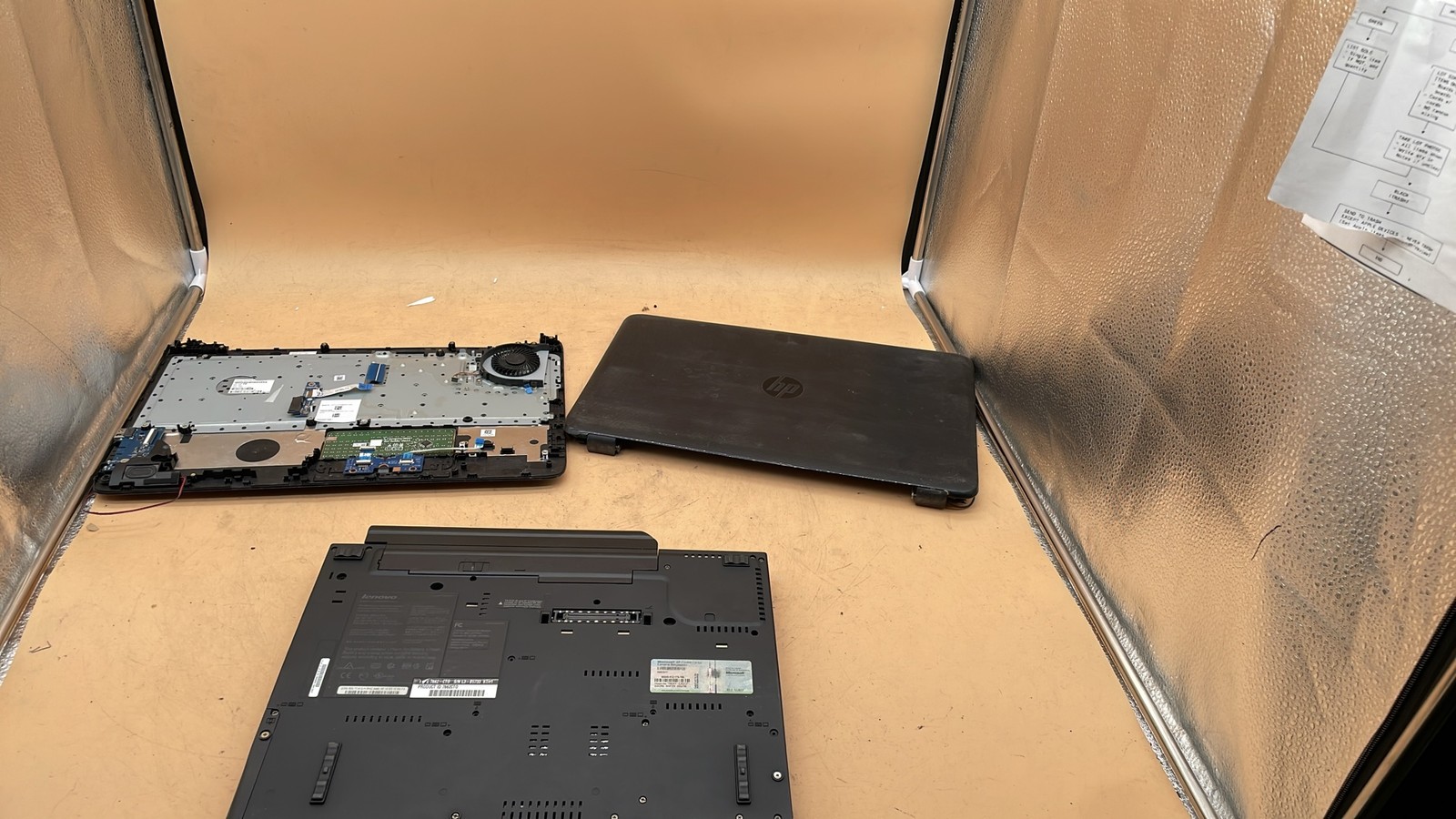 Lenovo ThinkPad T61 Keyboard Palmrest PK131O23A00 & HP Laptop Screen for Parts