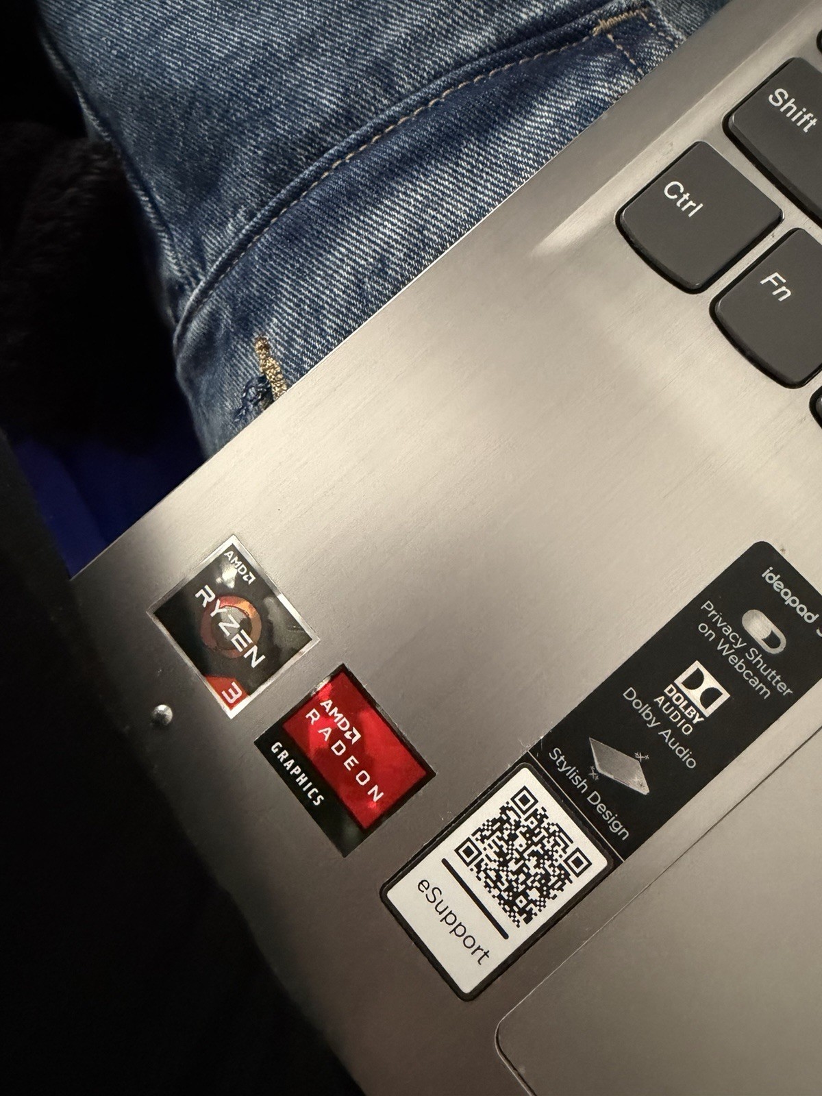 Lenovo IdeaPad 3. 15”.2.60 GHz AMD.256GB SSD.8GB Ram.Windows 11 Home (25H2)
