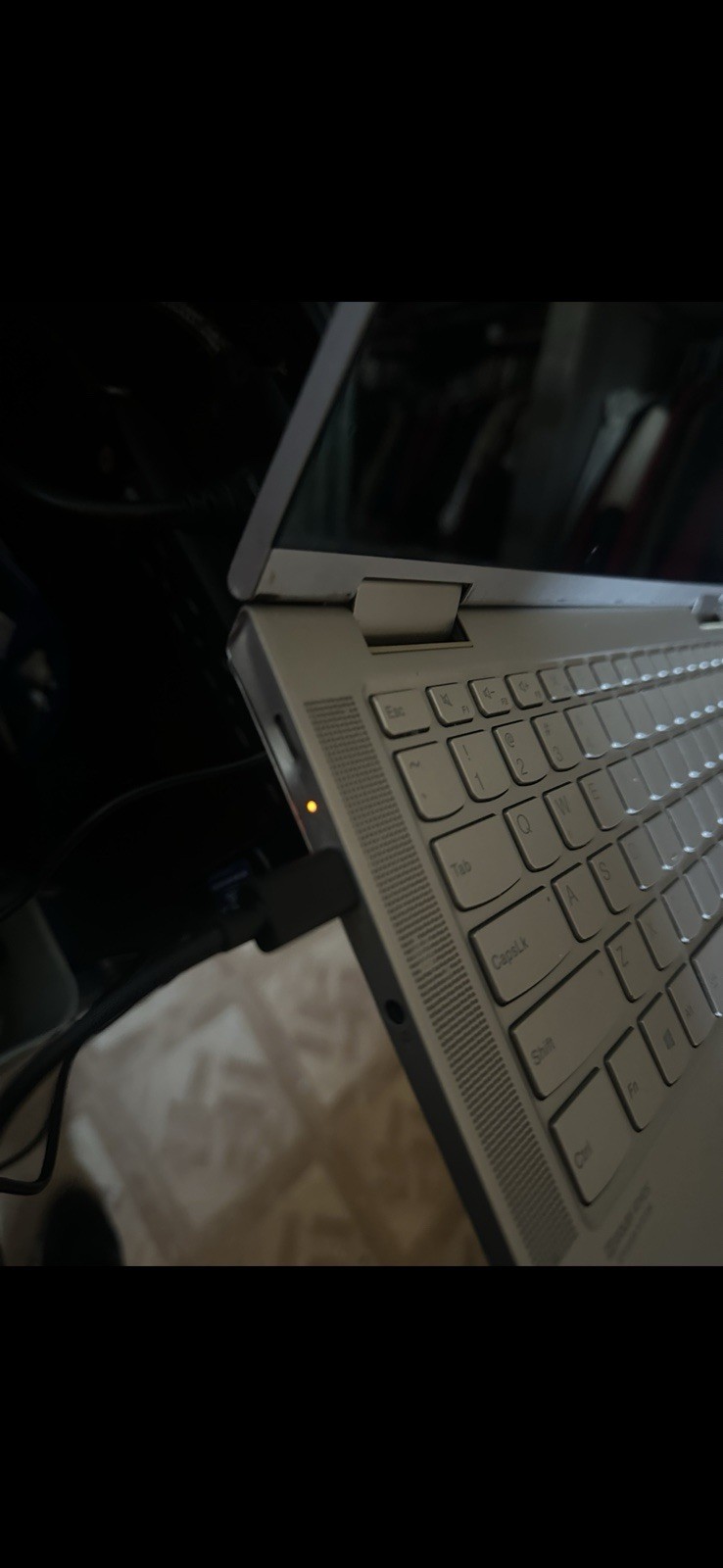 Lenovo Yoga C740-14IML 14″ Intel Laptop Corner Cracked Screen As Is Untested