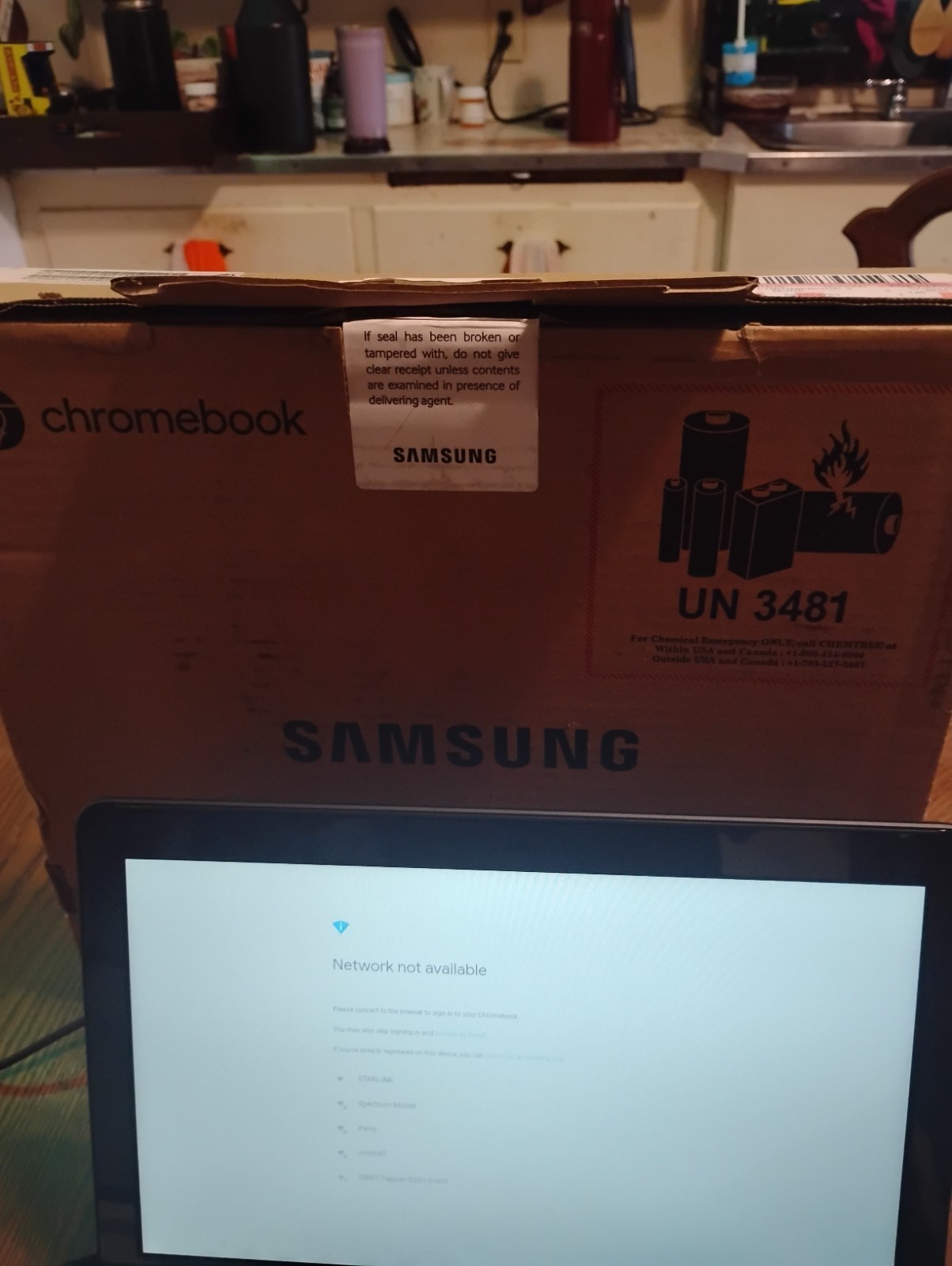 Samsung Chromebook XE500C13-K04US 11.6″ Chrome OS Intel Celeron Black, Charger