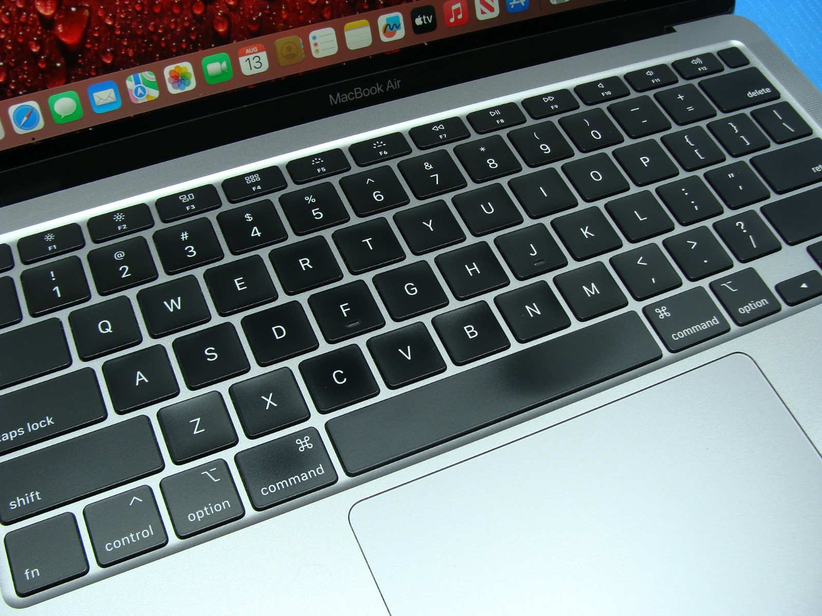 Apple MacBook Air 13.3″ A2179 2020 i5-1030NG7 1.1GHz 16GB 256GB Sequoia MVH2LL/A