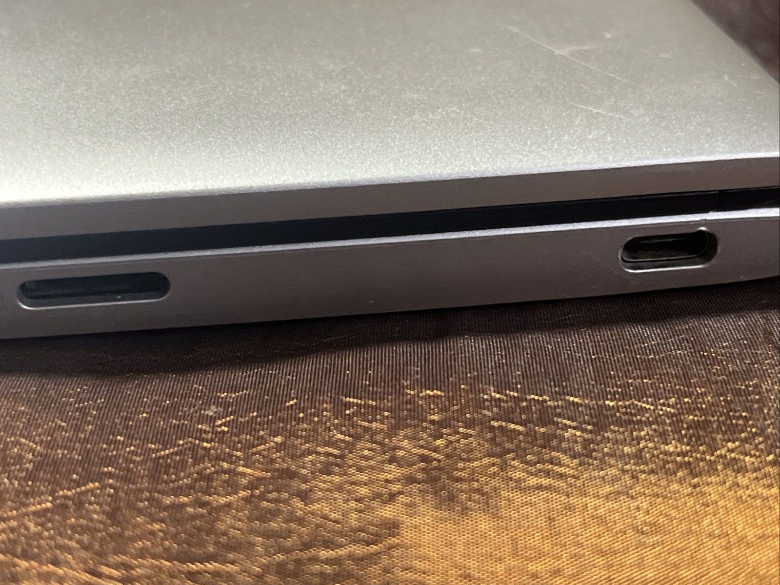 Asus C425TA 2GB HD 4GB SSD INTEL CORE M3 Chromebook Screen Issues