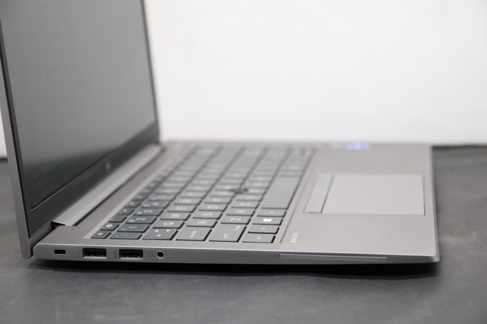 HP EliteBook 6 G1i 16 ZBOOK – i7-1165G7 – 16GB, 256GB, Windows 11 Home + Adapter