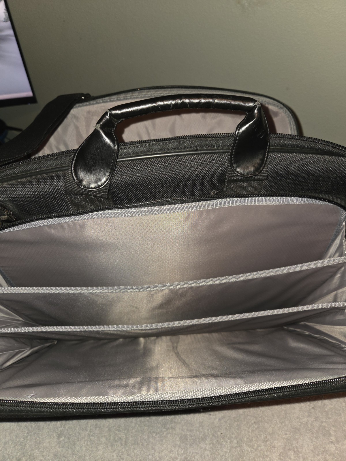 DELL INSPIRON 17R 5721 Metallic PURPLE W/ Charger And Zero HalliburtonLaptop Bag