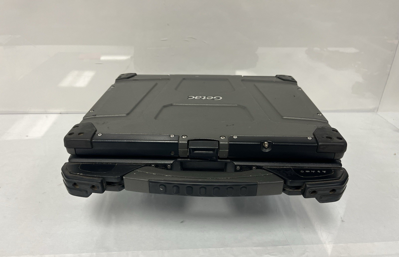 Getac B300 G5 Rugged Touch 13.3″ i5-4300M 2.60GHz 4GB Ram 128GB SSD 14869 Hours