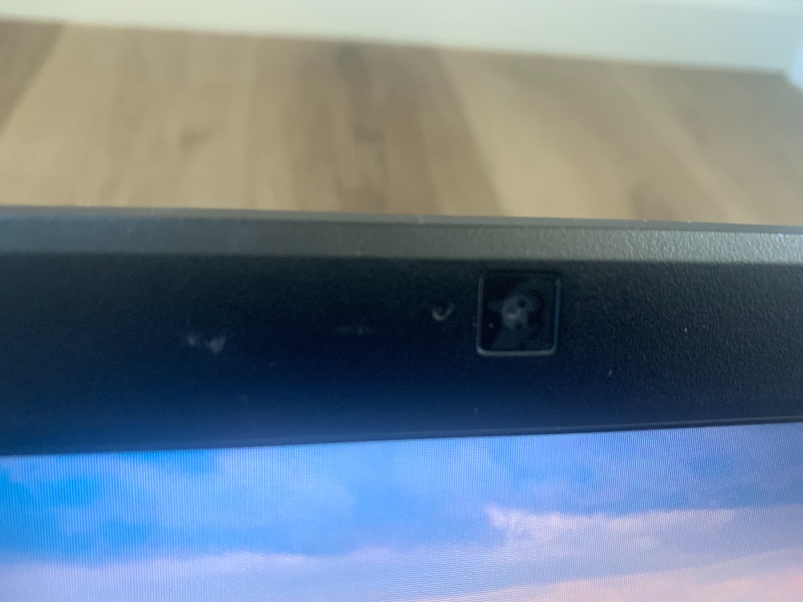 Dell Vostro 1540 15.6″ Core i3 M370 2.40GHz 3GB RAM 500GB HDD Win 10 Pro