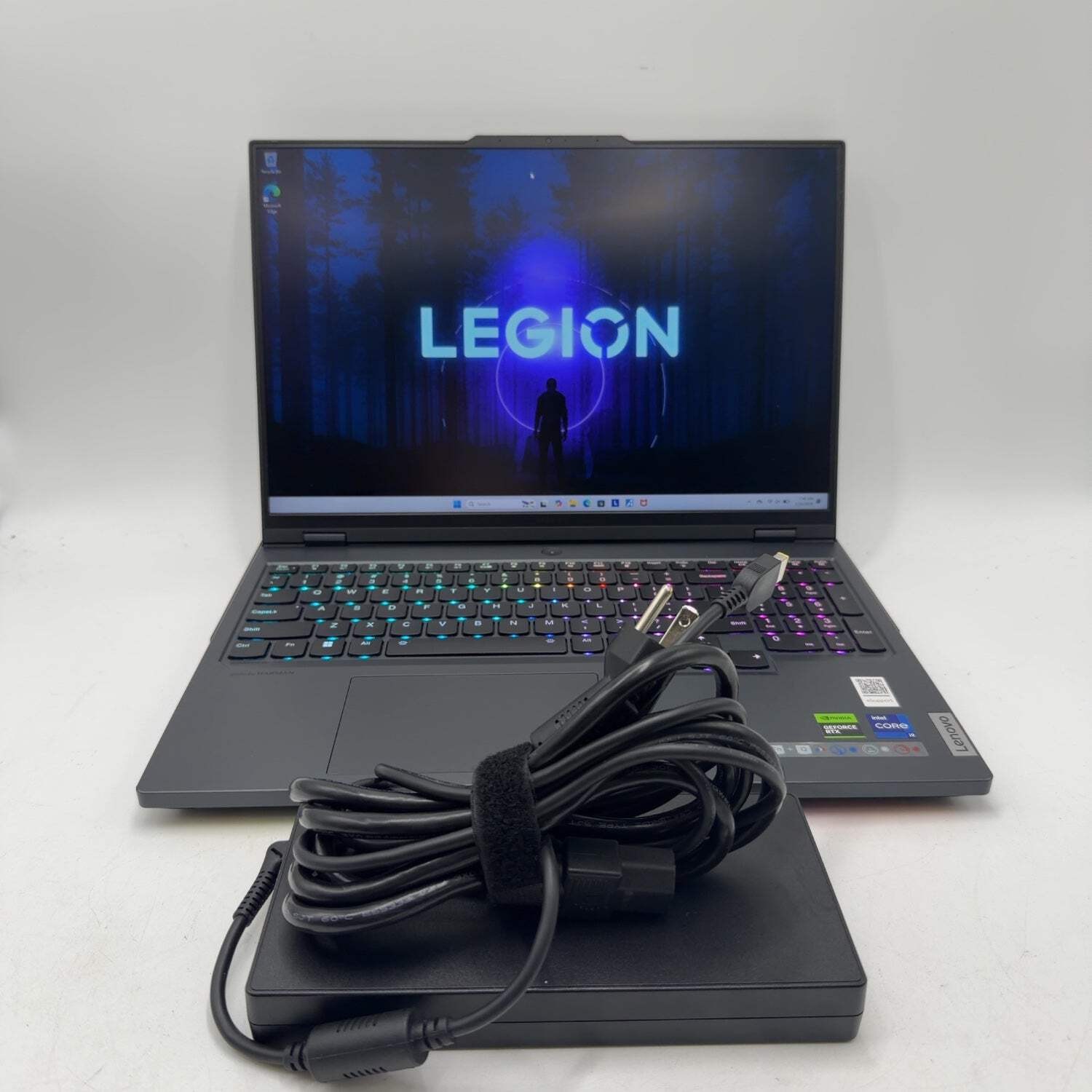 Lenovo Legion Pro 7 16IRX8 16″ i9-13900HX 16GB RAM 1TB SSD GeForce RTX 4070