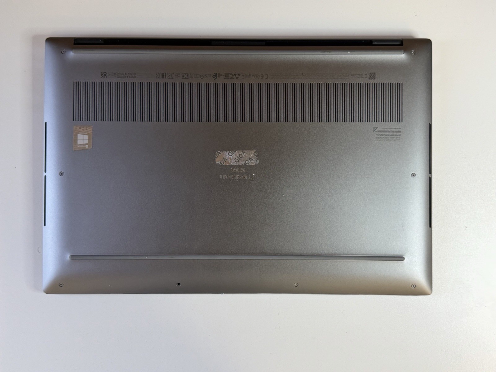 Dell Precision 5560 16″ Intel i5 11th Gen, 16GB/256GB