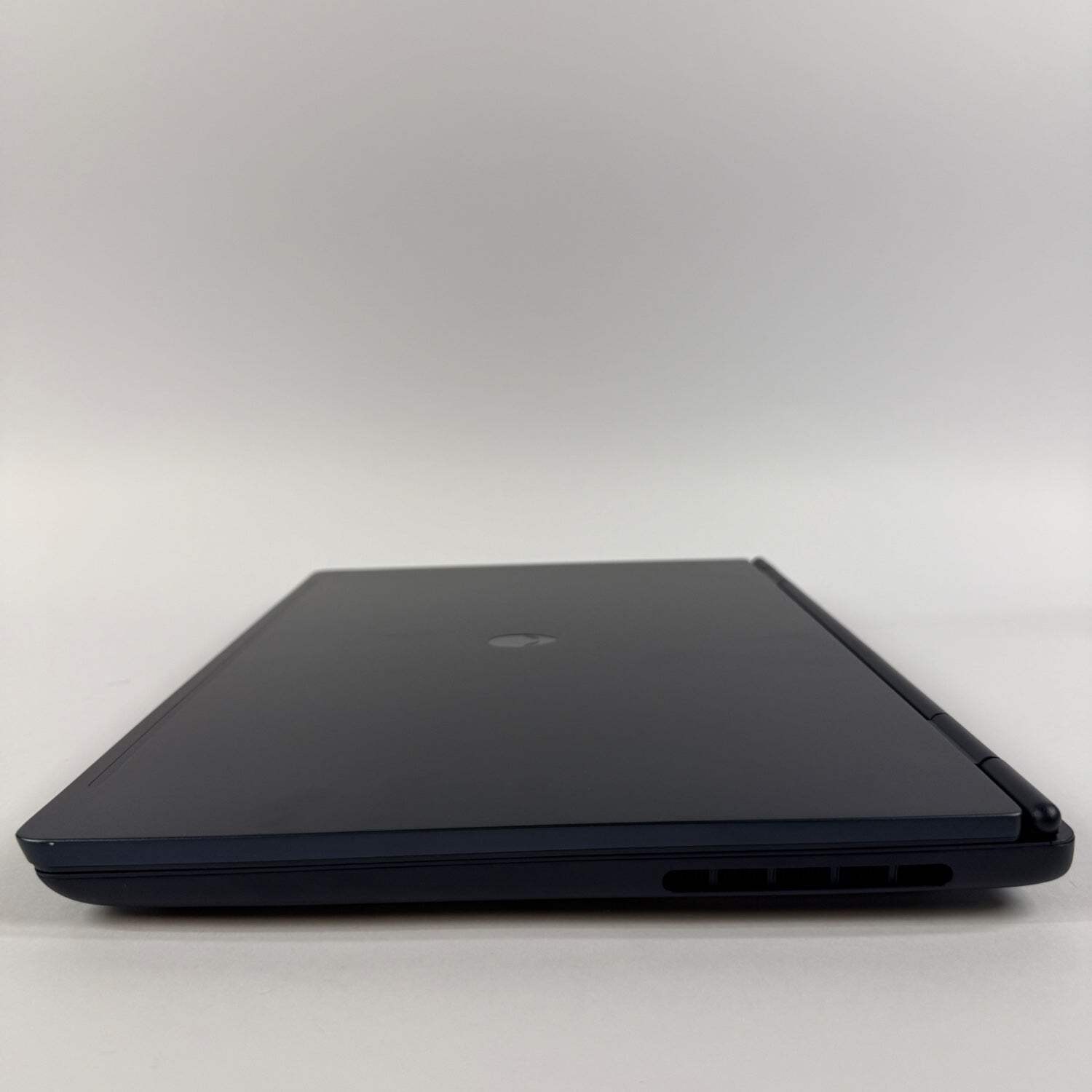 Alienware 16 Aurora 16″ Core 7 240H 2.5GHz 16GB RAM 512GB SSD RTX 5050 Open Box