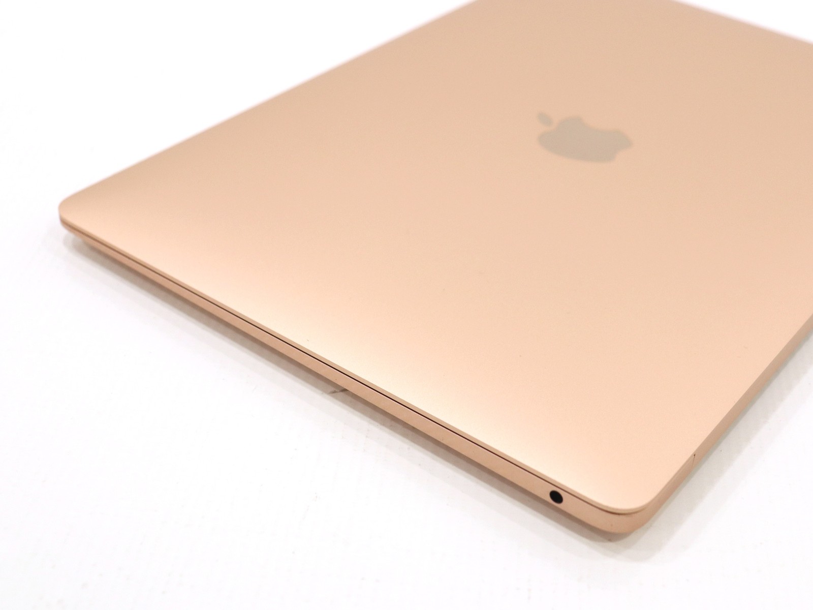 Apple A2179 MackBook Air Retina 13″ i3-1000NG4 8GB RAM 256GB SSD – Bad Battery