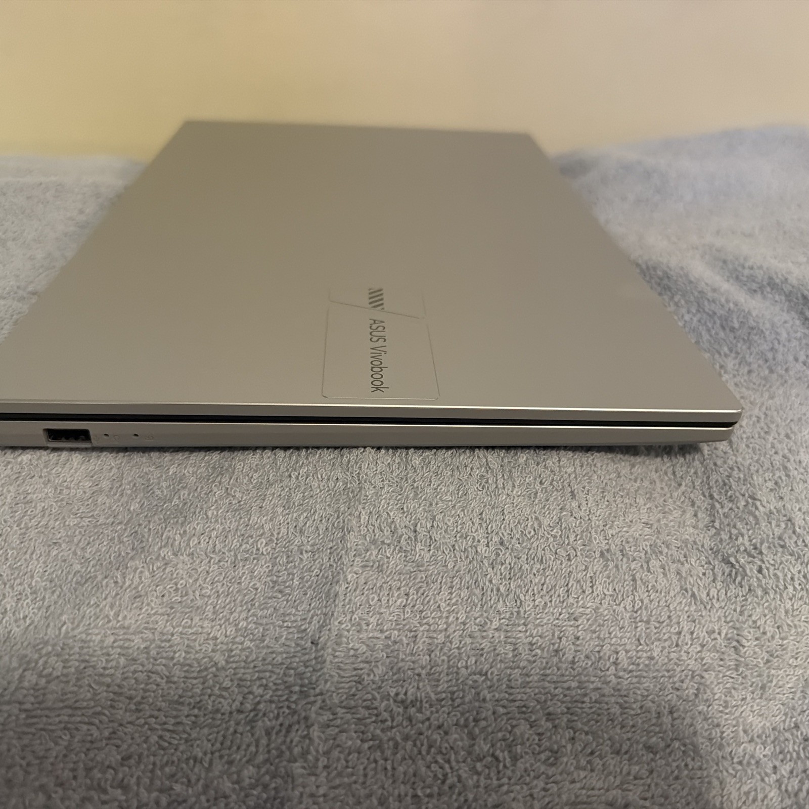 asus vivobook 15 F1504v