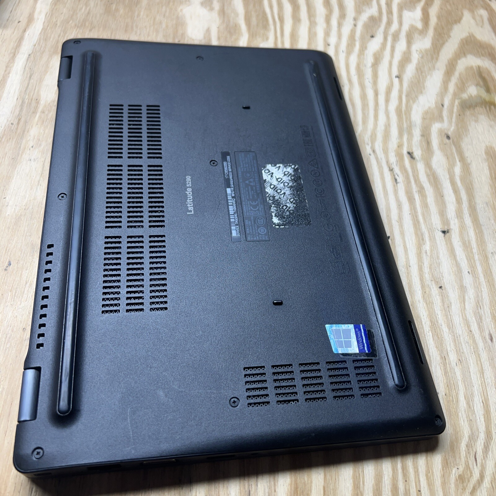 Dell Latitude 5290 12.4″ I5-7300U 2.6GHz 8GB RAM 256GB HDD