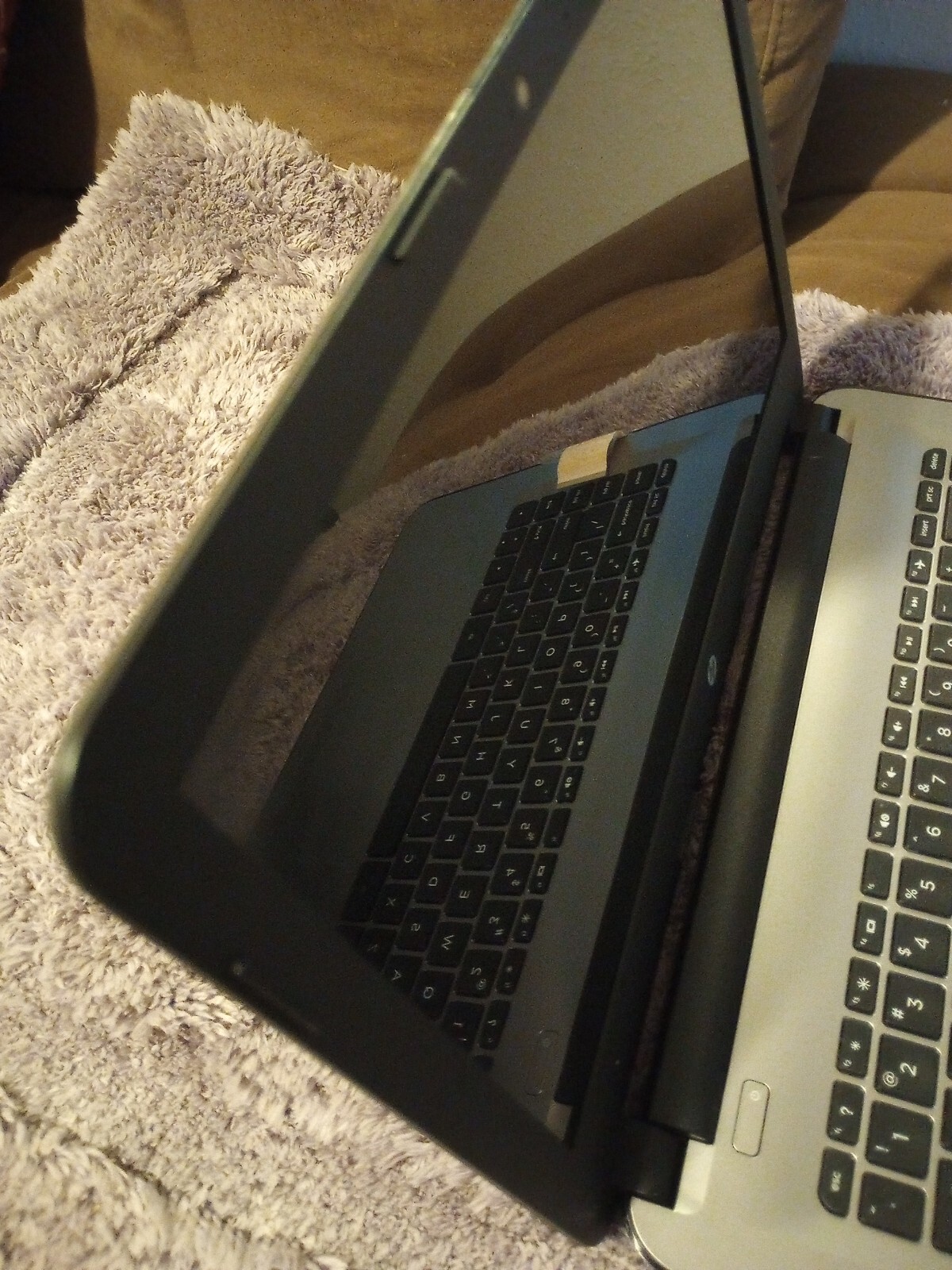 HP 47X82UAABA 14 inch Intel Celeron 64 GB 1.10 GHz Gold Notebook/Laptop with…