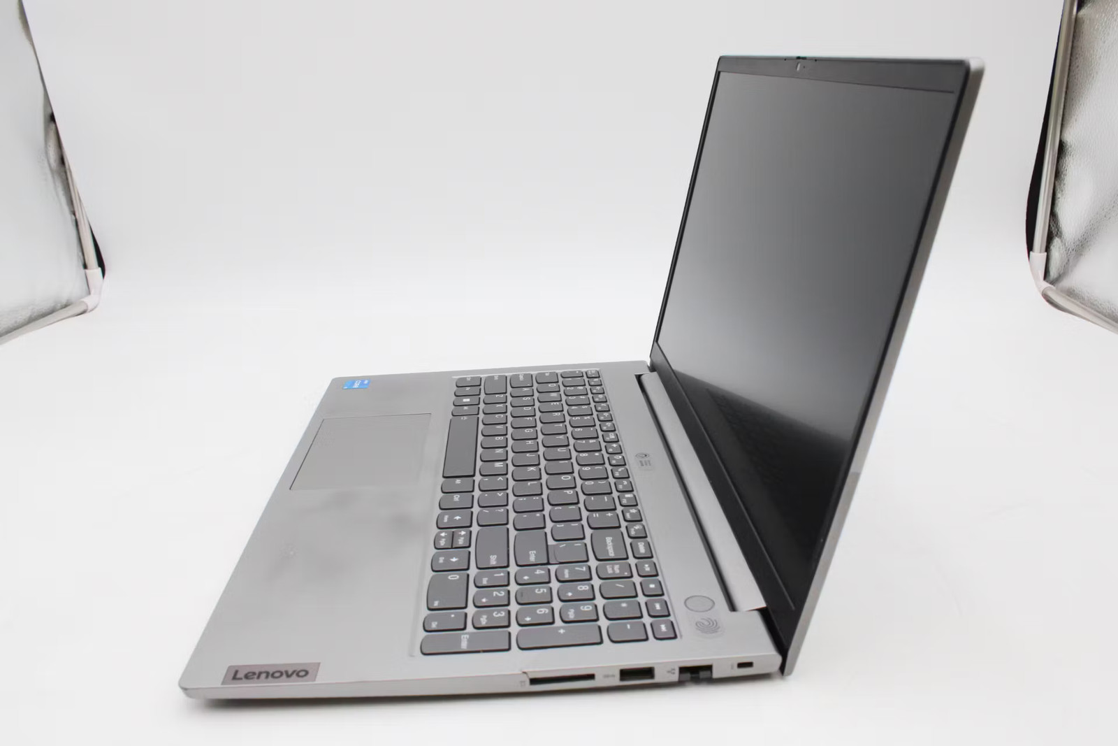 Lenovo ThinkBook 15 G2 ITL 15.5″ i5-1135G7, 256GB NVMe, 16GB RAM