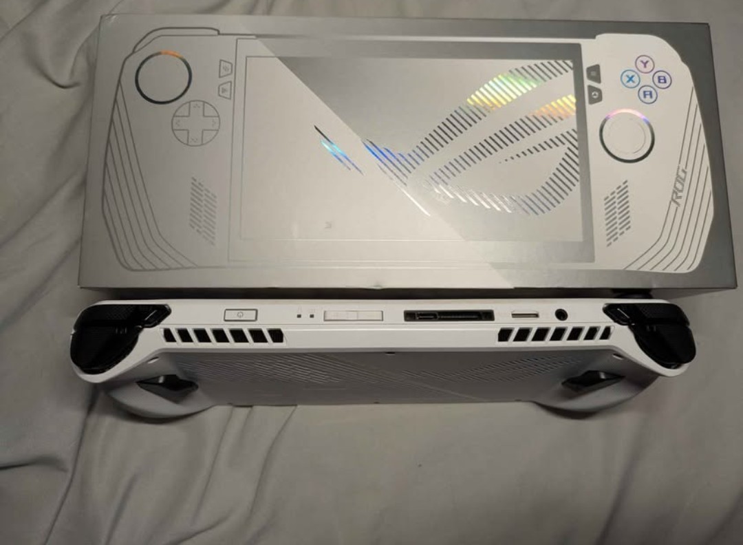 ASUS ROG Ally Z1 Extreme – (Original Box & Accessories Included)