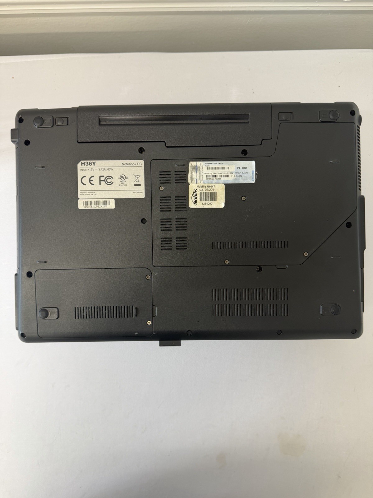 Nobilis N4047 Laptop – Screen Leaking Light – Intel Pentium P6200 – Read Des