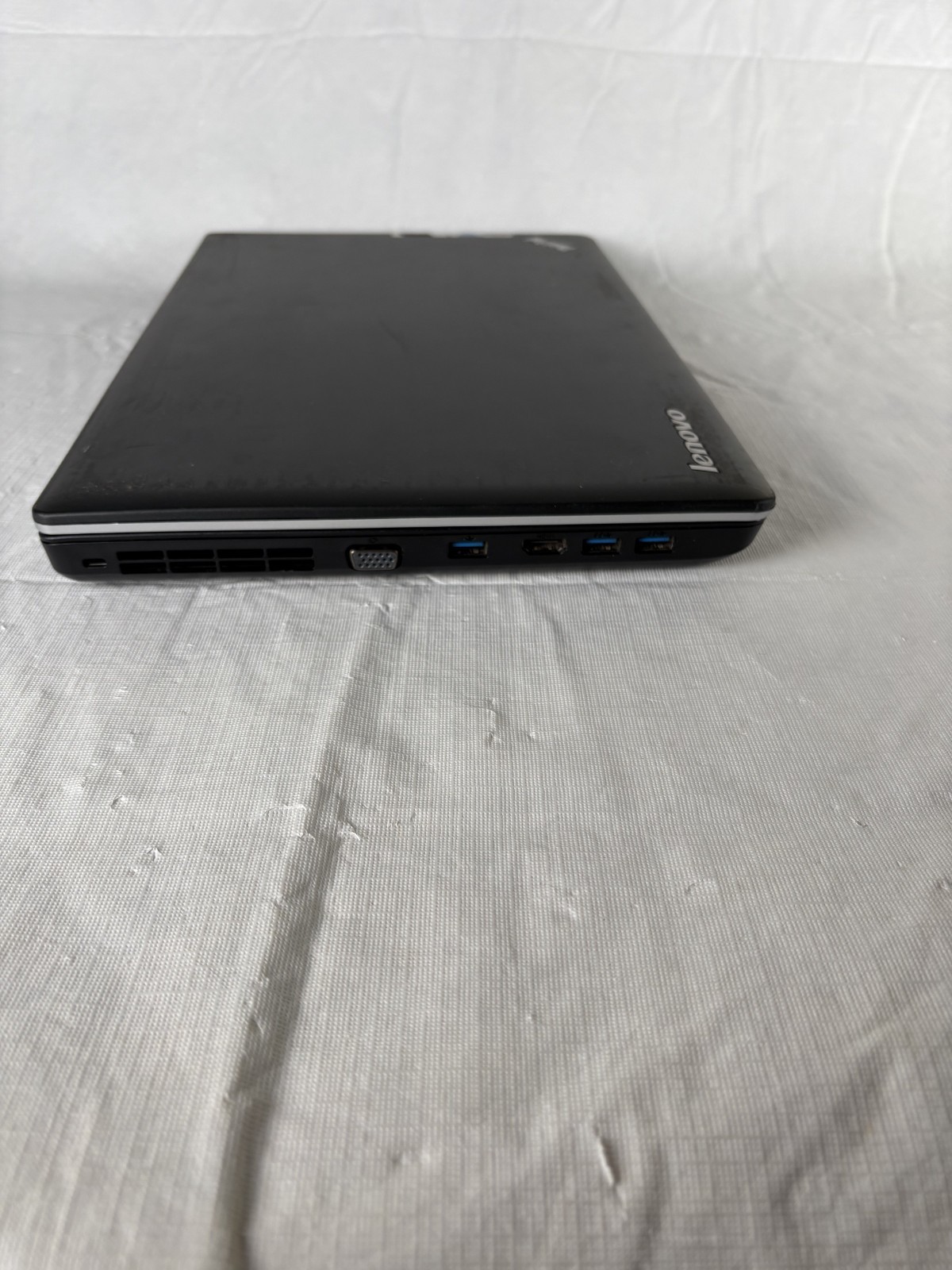 LOT OF 7 LENOVO THINKPAD E530 Laptop w/ Core i3 2.20 GHZ No HD/Battery Untested