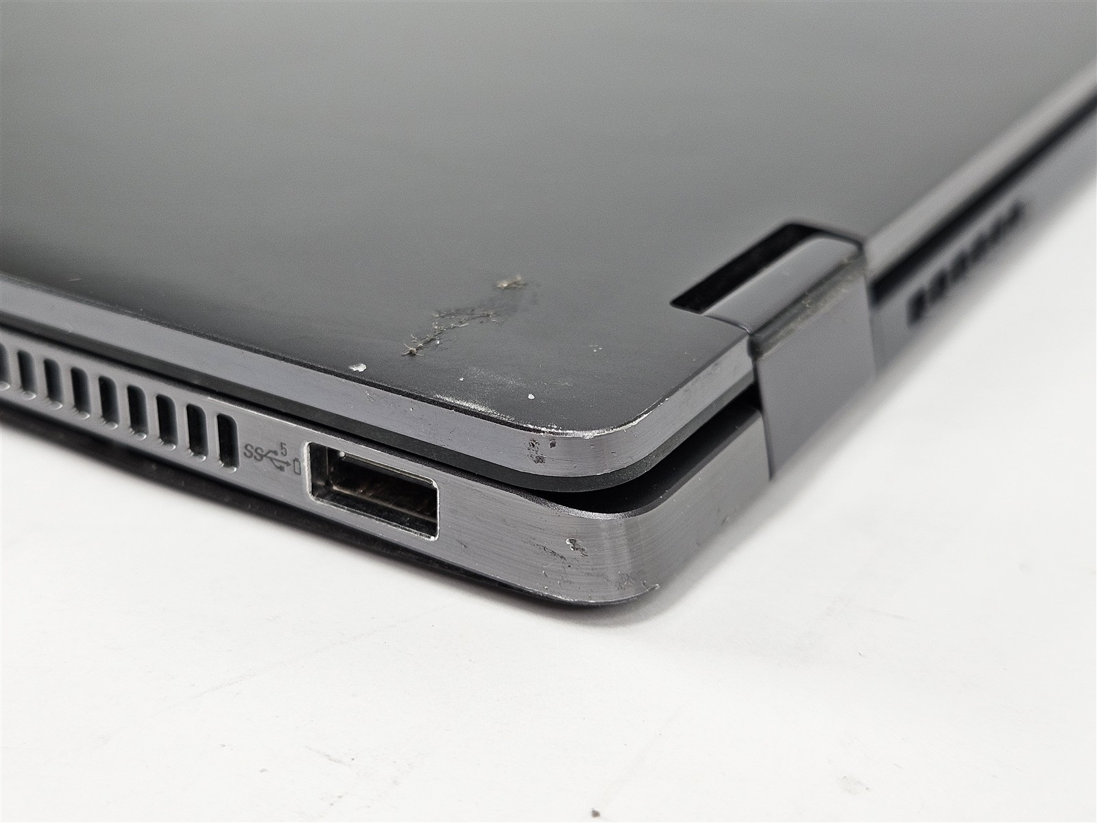 Dell 14″ Latitude 9430 2in1 256GB SSD 16GB i7-1265U Intel Iris Xe Graphite