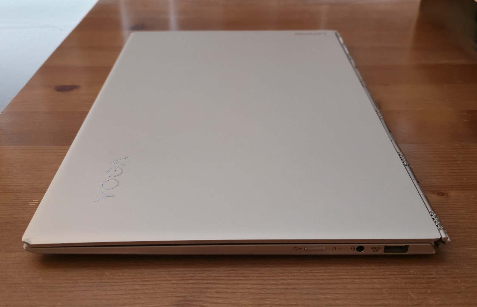 Lenovo Yoga 910-13IKB, i7, 8GB, Upgraded Samsung 512 GB NVMe, WIN 11, Bundle