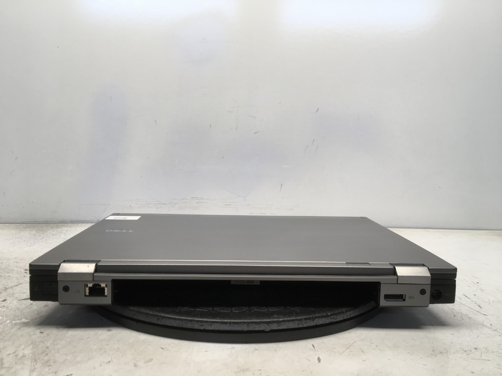 Dell Latitude E6410 Intel i5-M520 2.4GHz 4 GB NO HDD No Batt