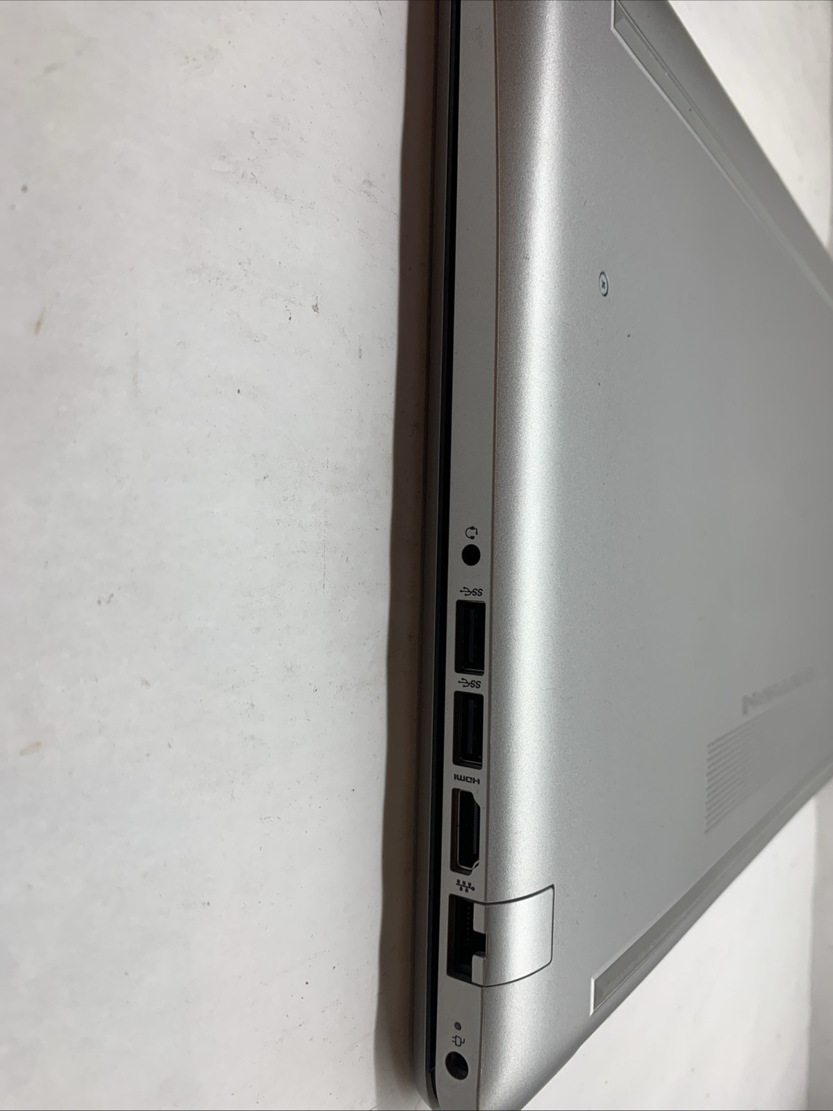 HP 17 FHD 17.3″ Core i5-1035G1 12GB RAM 1TB HDD UHD Graphics Win 11 DVD RW