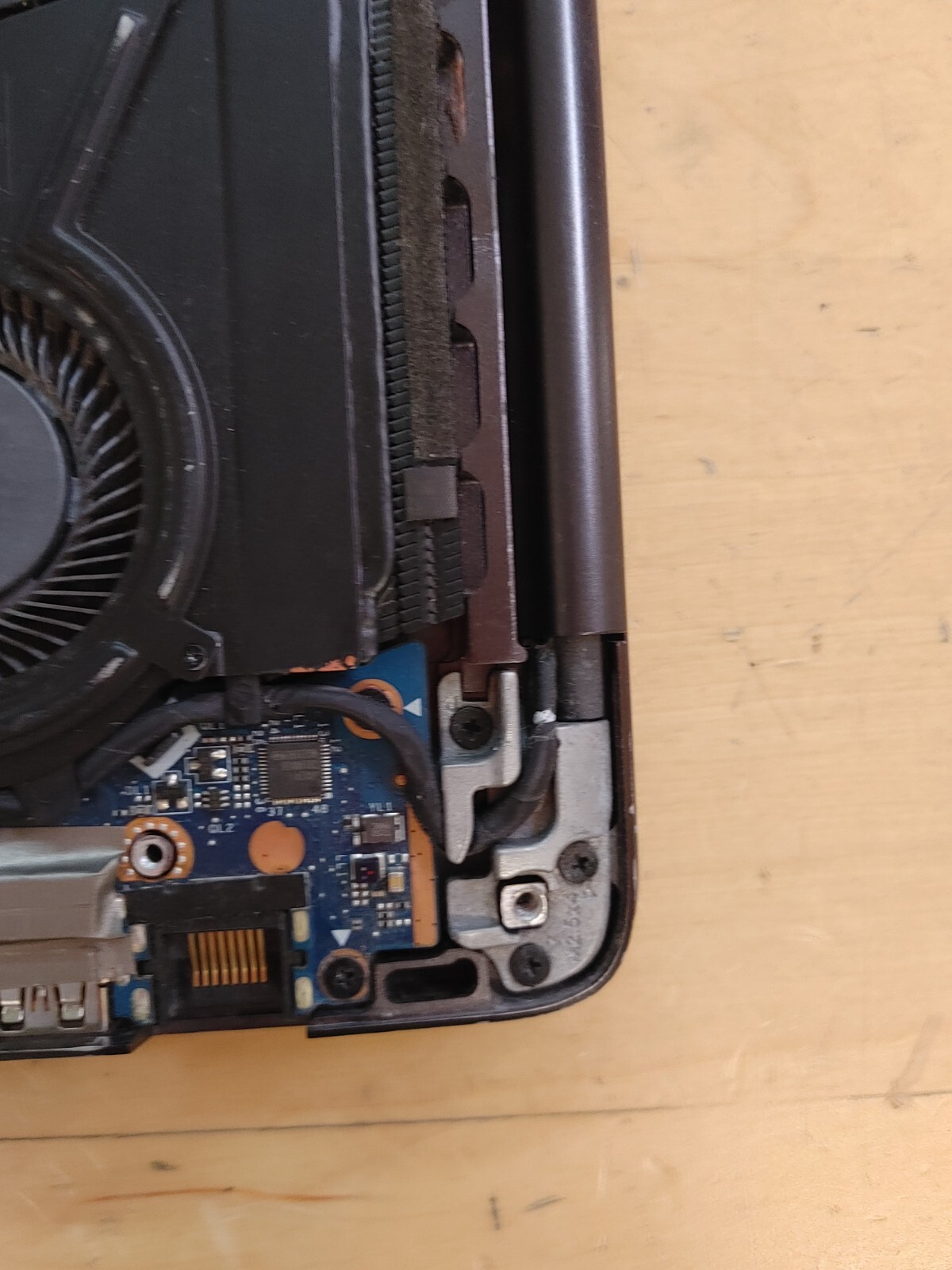 HP ZBook Studio G3 Core i7-6820HQ@ 2.70GHz, 4GB RAM,NO SSD FOR PARTS ONLY.