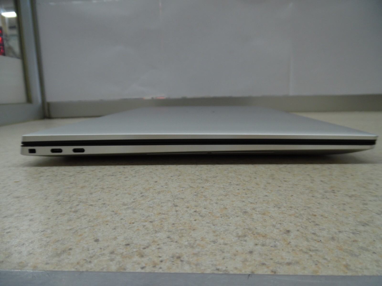 Dell XPS 17 9700 17″ 2TB SSD, Intel Core I7 8 Cores 4.7GHz, 48GB RAM NVIDIA 2060